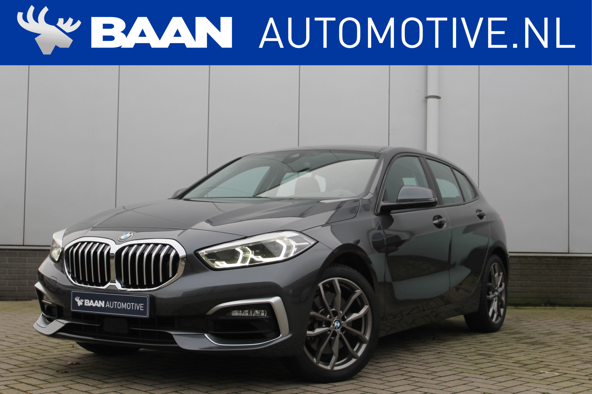 BMW 1-serie 120i Luxury Line | Leder | Apple CarPlay | bij viaBOVAG.nl