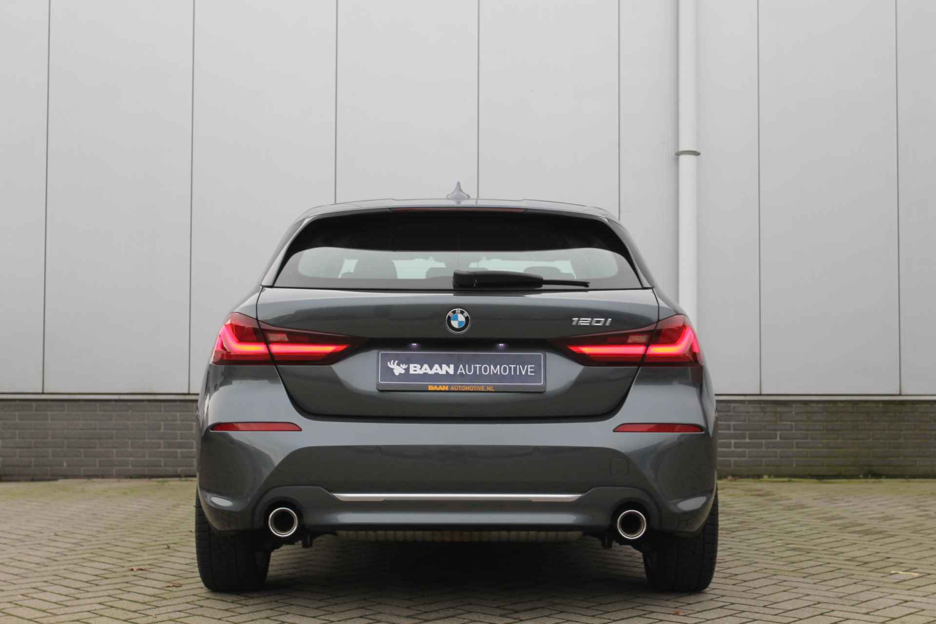 BMW 1-serie 120i Luxury Line | Leder | Apple CarPlay | - 8/26