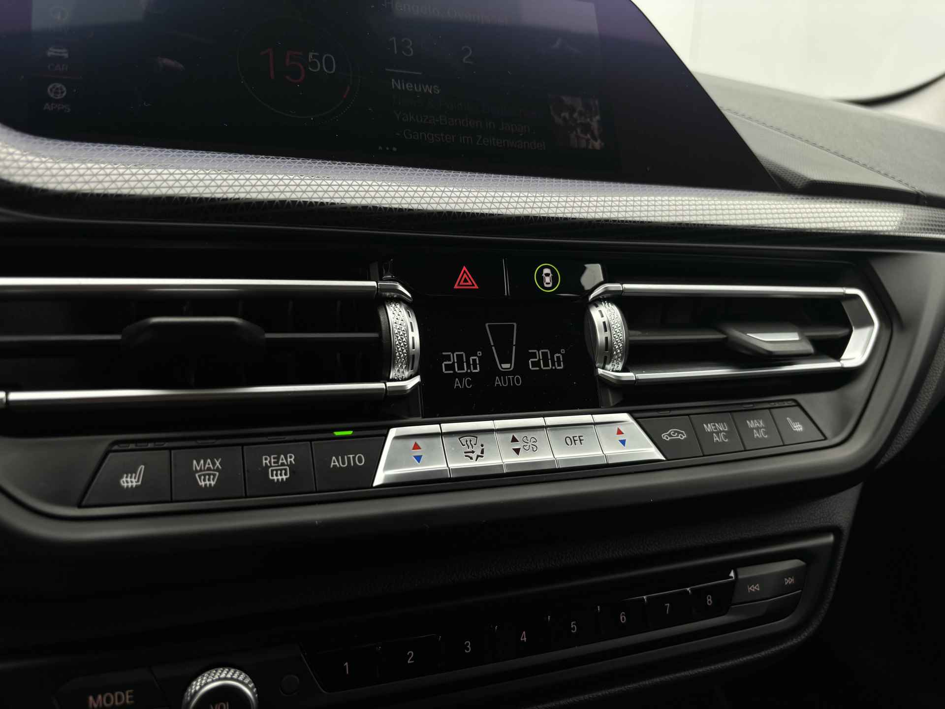 BMW 1-serie 120i Luxury Line | Leder | Apple CarPlay | - 18/26