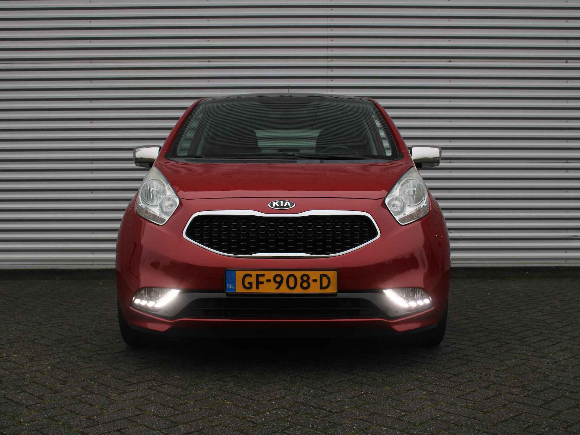 Kia Venga 1.6 CVVT ExecutiveLine | Airco | Panoramadak | Cruise | Camera | 16" LM | - 3/33