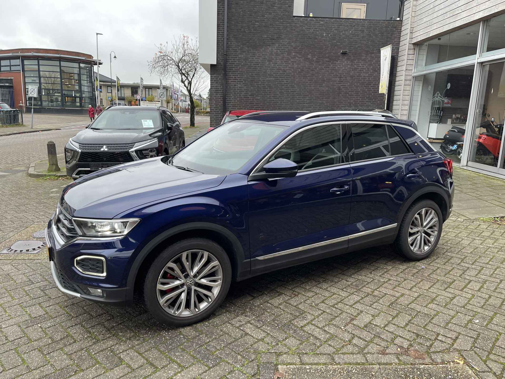 Volkswagen T-Roc 1.5 TSI Sport Business R Automaat/Navi/Dode hoek/digitaal instrumentenpaneel - 4/45