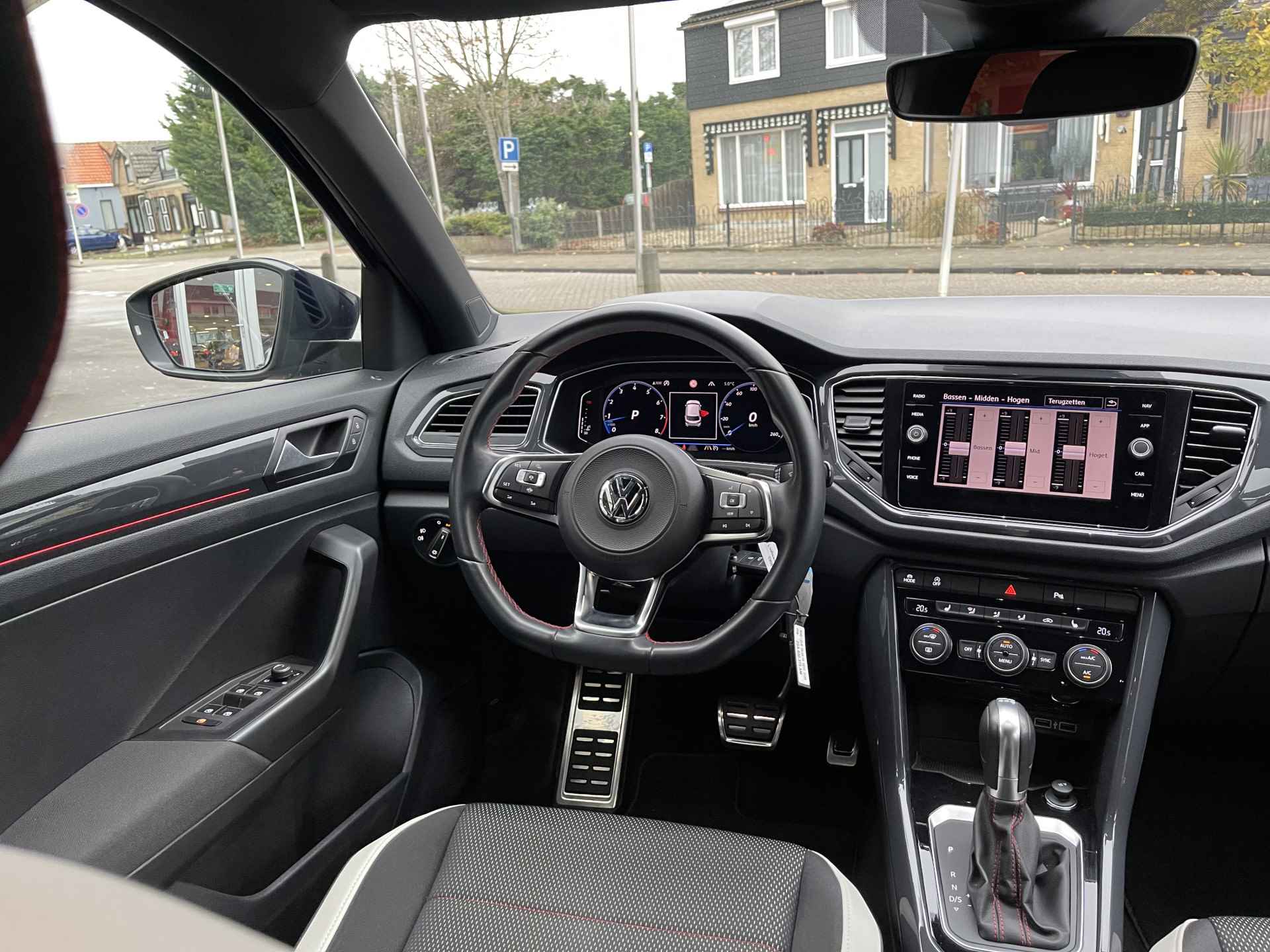 Volkswagen T-Roc 1.5 TSI Sport Business R Automaat/Navi/Dode hoek/digitaal instrumentenpaneel - 34/45