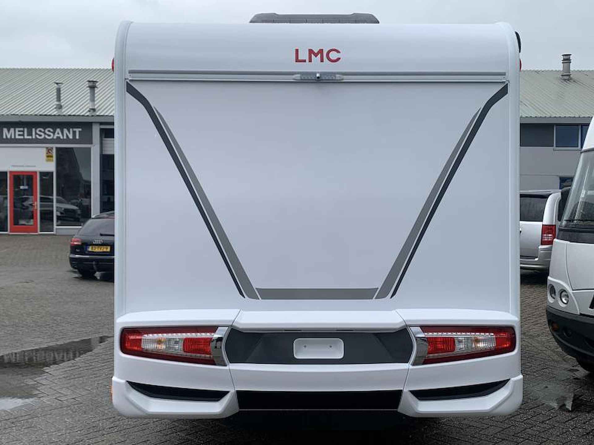 LMC Tourer Lift H 660 G AUTOMAAT - HEFBED - NIEUW - 6/25