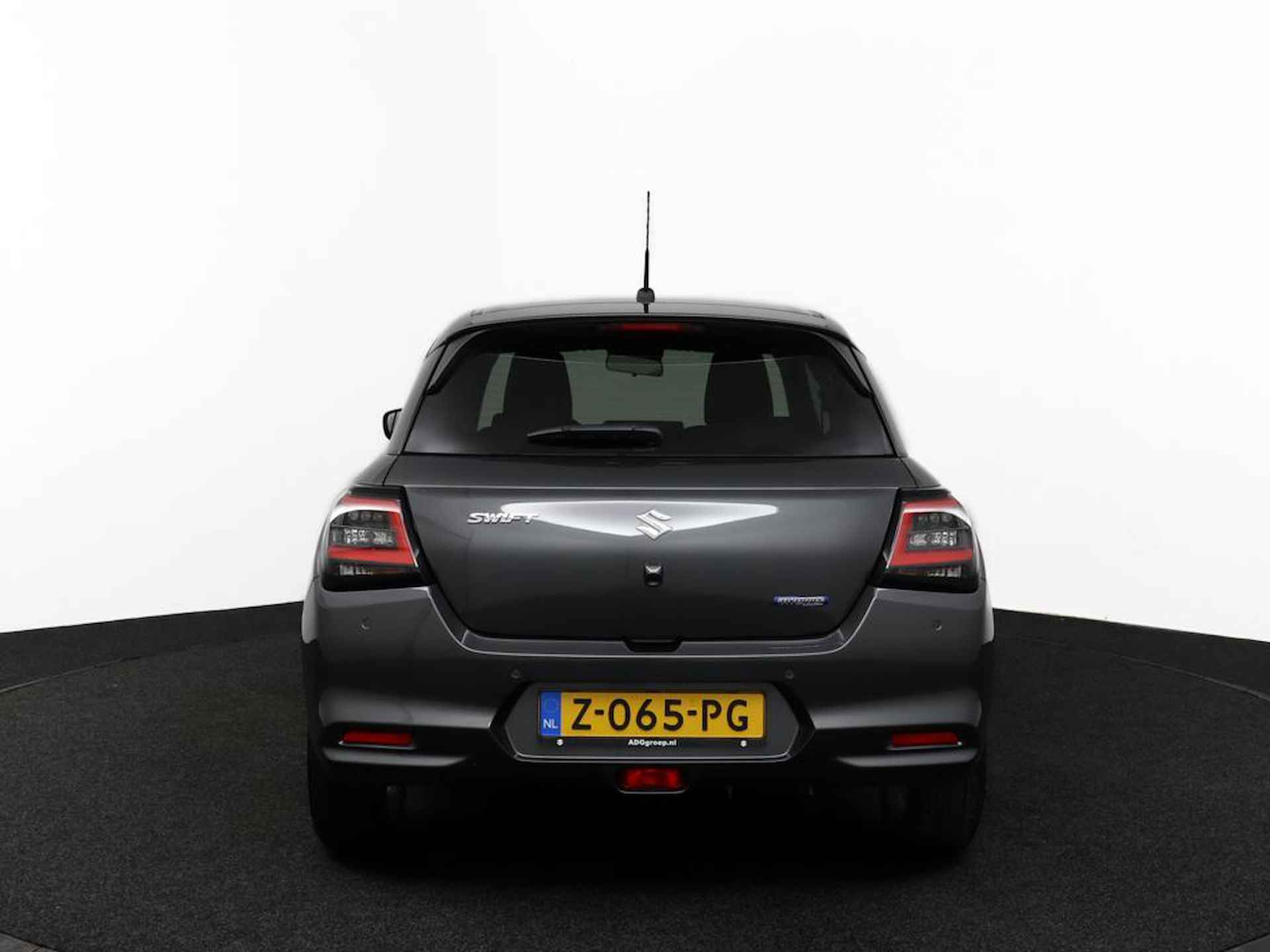 Suzuki Swift 1.2 Select Smart Hybrid | Stoelverwarming | Camera | Parkeersensoren | Apple CarPlay | AndroidAuto | 6 jaar garantie! | - 50/51