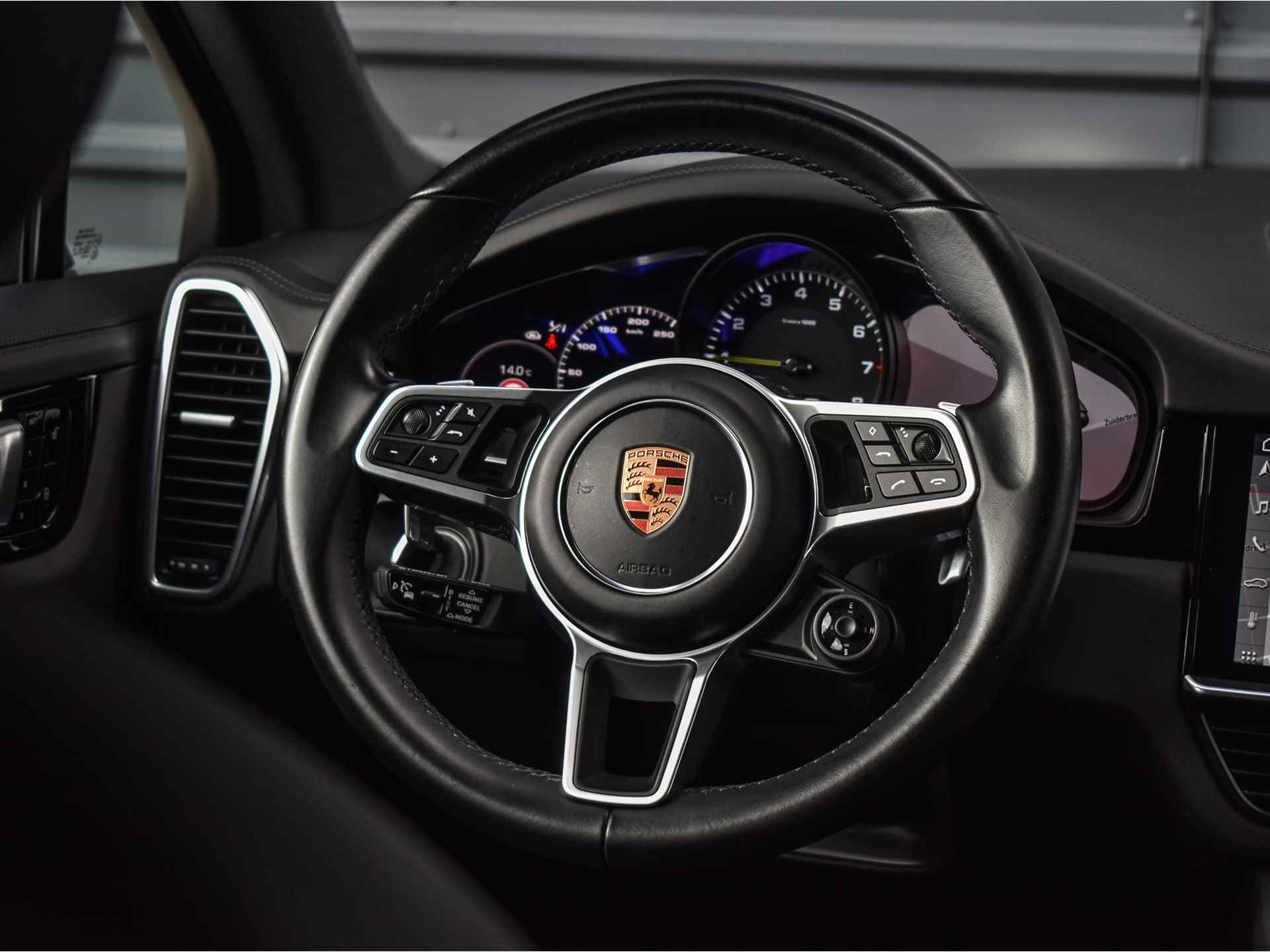 Porsche Cayenne 3.0 E-HYBRID | PANORAMADAK | SPORT CHRONO | SOFT-CLOSE | BOSE-SOUND | TREKHAAK | SFEER PAKKET | 360 CAMERA | MEMORY SEATS | NIGH - 44/56