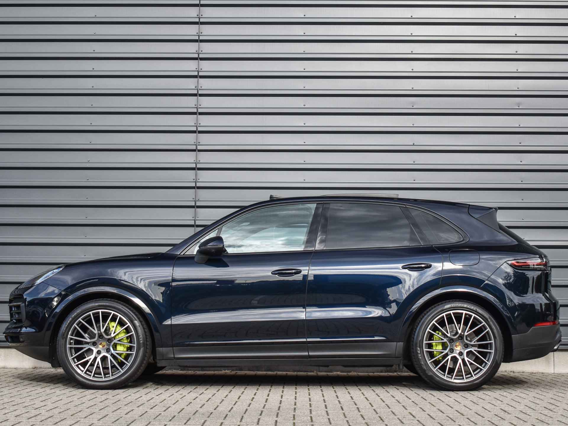 Porsche Cayenne 3.0 E-HYBRID | PANORAMADAK | SPORT CHRONO | SOFT-CLOSE | BOSE-SOUND | TREKHAAK | SFEER PAKKET | 360 CAMERA | MEMORY SEATS | NIGH - 3/56