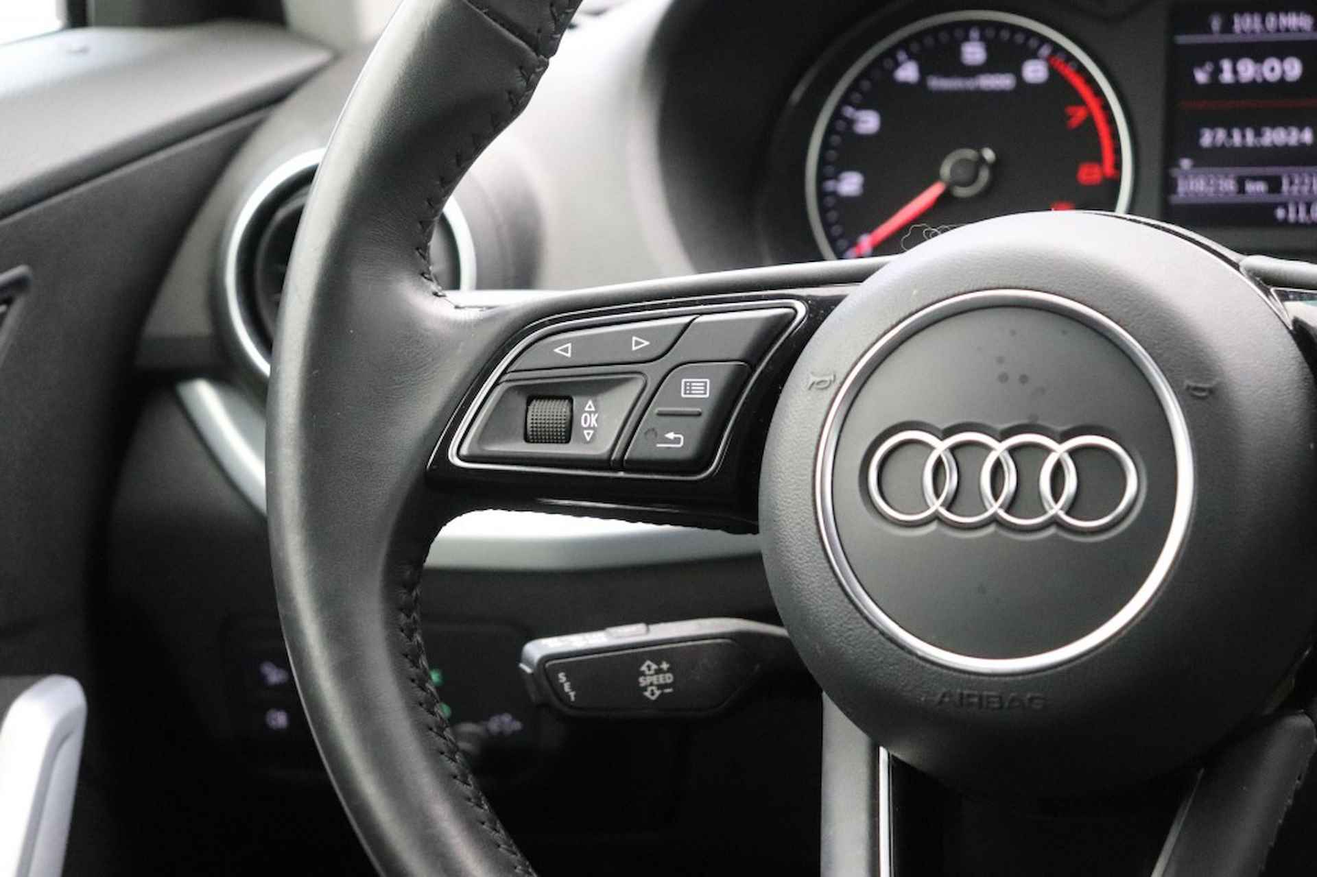 AUDI Q2 30 TFSI Epic - Clima, Navi, Stoelverwarming - 13/26