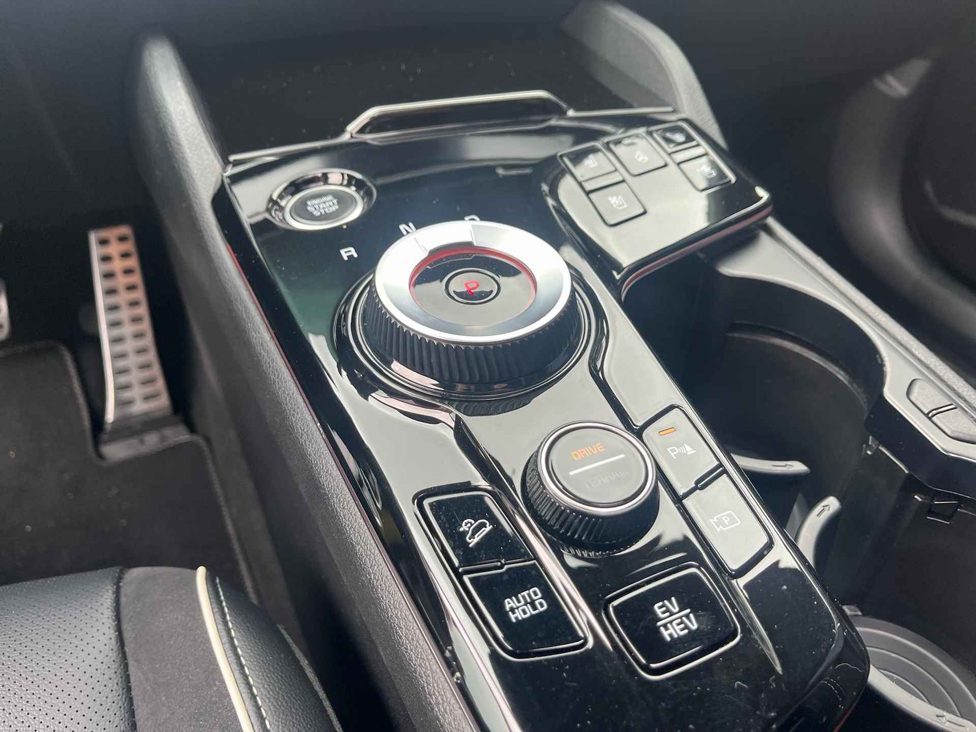 KIA Sportage 1.6 265pk Plug-In Hybrid AT6 4WD GT-PlusLine | Panoramadak | Navigatie | Camera | Stoel & Stuur verwarming | - 13/47