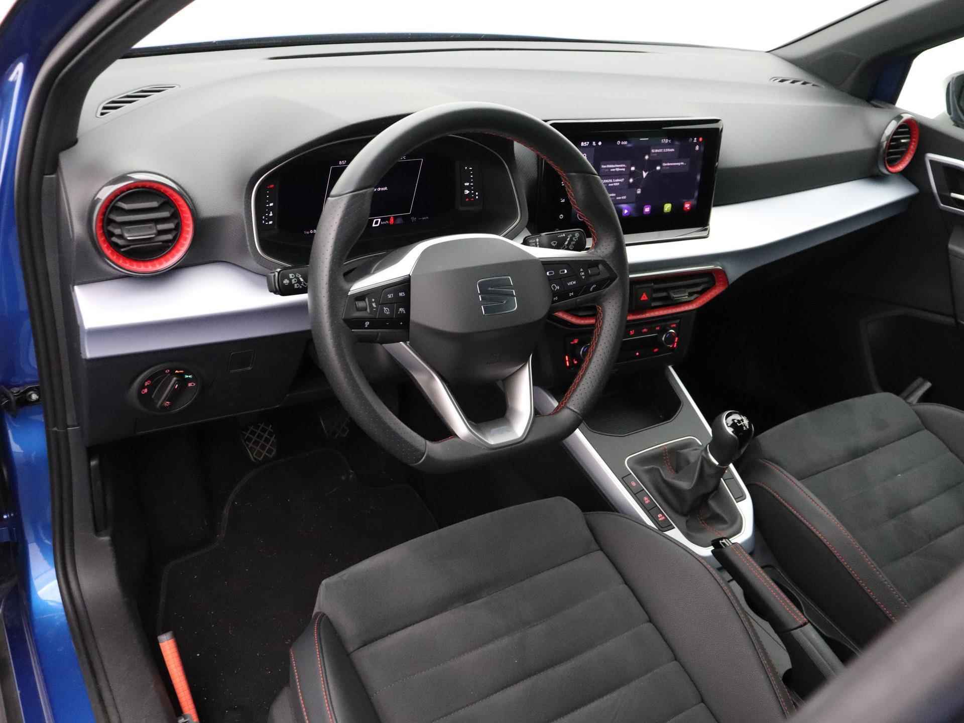 SEAT Arona 1.0 TSI FR Business Intense 95 pk | Stoelverwarming | Camera | ACC | Parkeersensoren | Park Assist - 7/36