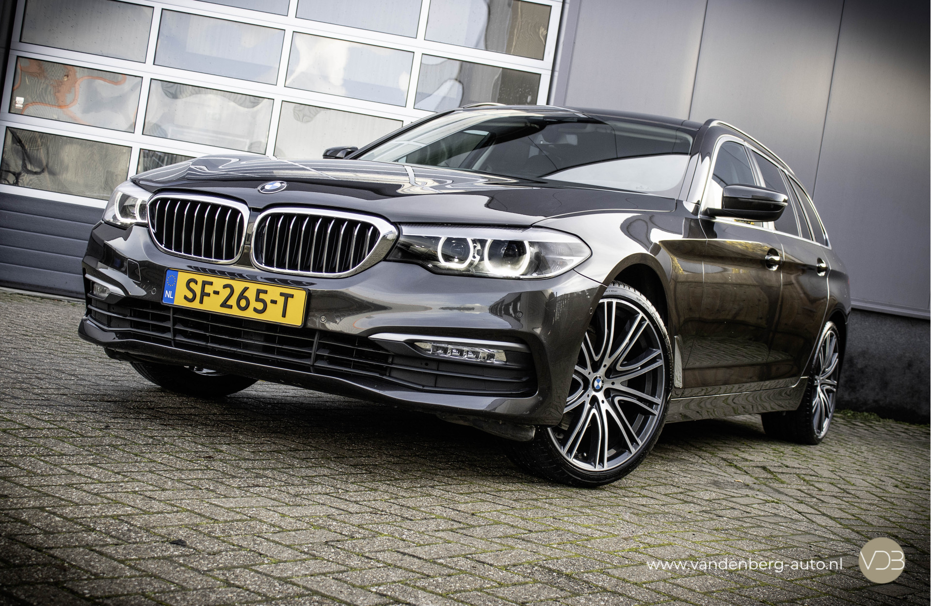 BMW 5 Serie Touring 520i Executive Leer 20inch Origineel NL