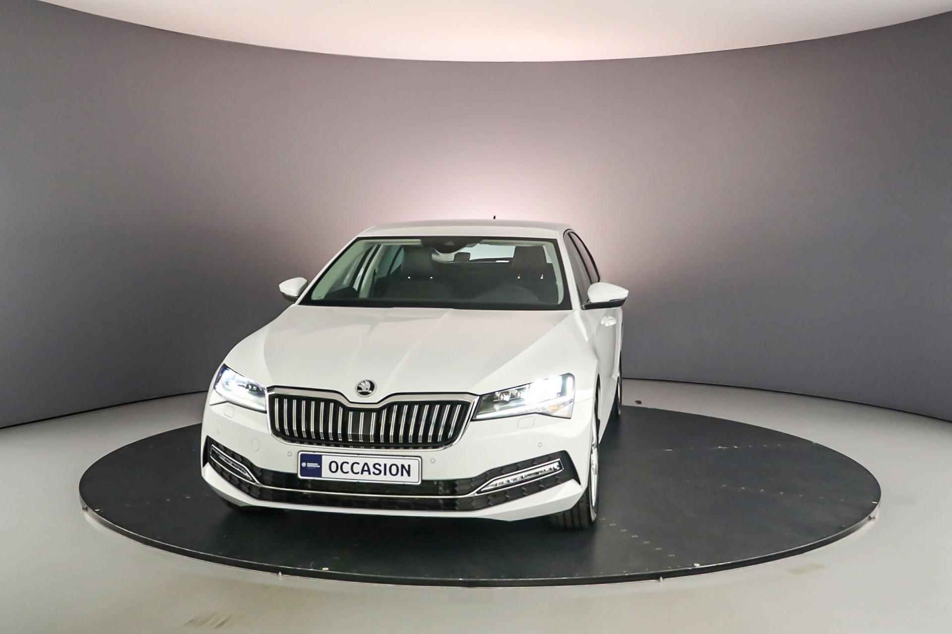 Škoda Superb Business Edition Plus 1.5 TSI 150pk DSG Automaat Achteruitrijcamera, Navigatie, Airco, Cruise control, Parkeersensoren, DAB, LED verlichting, App connect, Keyless entry/start - 11/45