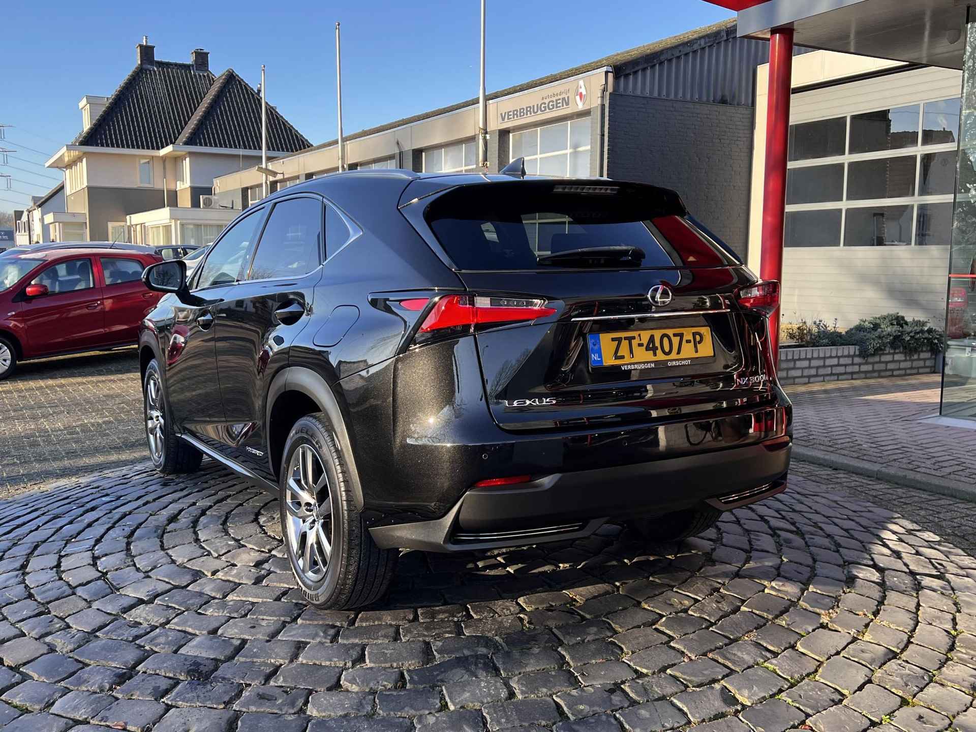 Lexus NX 300h AWD Luxury Line | Dealer onder. | Adap.Cruise | Schuif\Kanteldak | Leder | All-in rijklaarprijs - 4/48