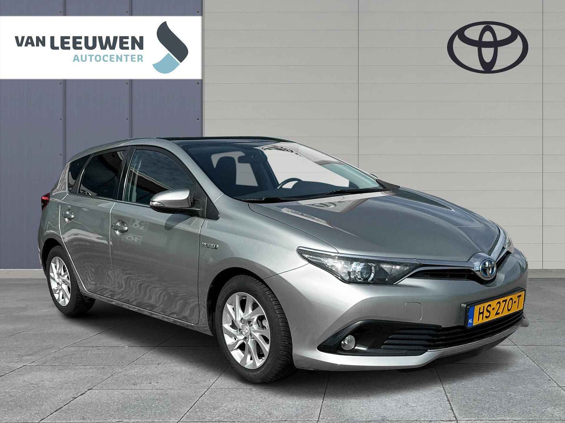 Toyota Auris 1.8 Hybrid Lease - 3/18