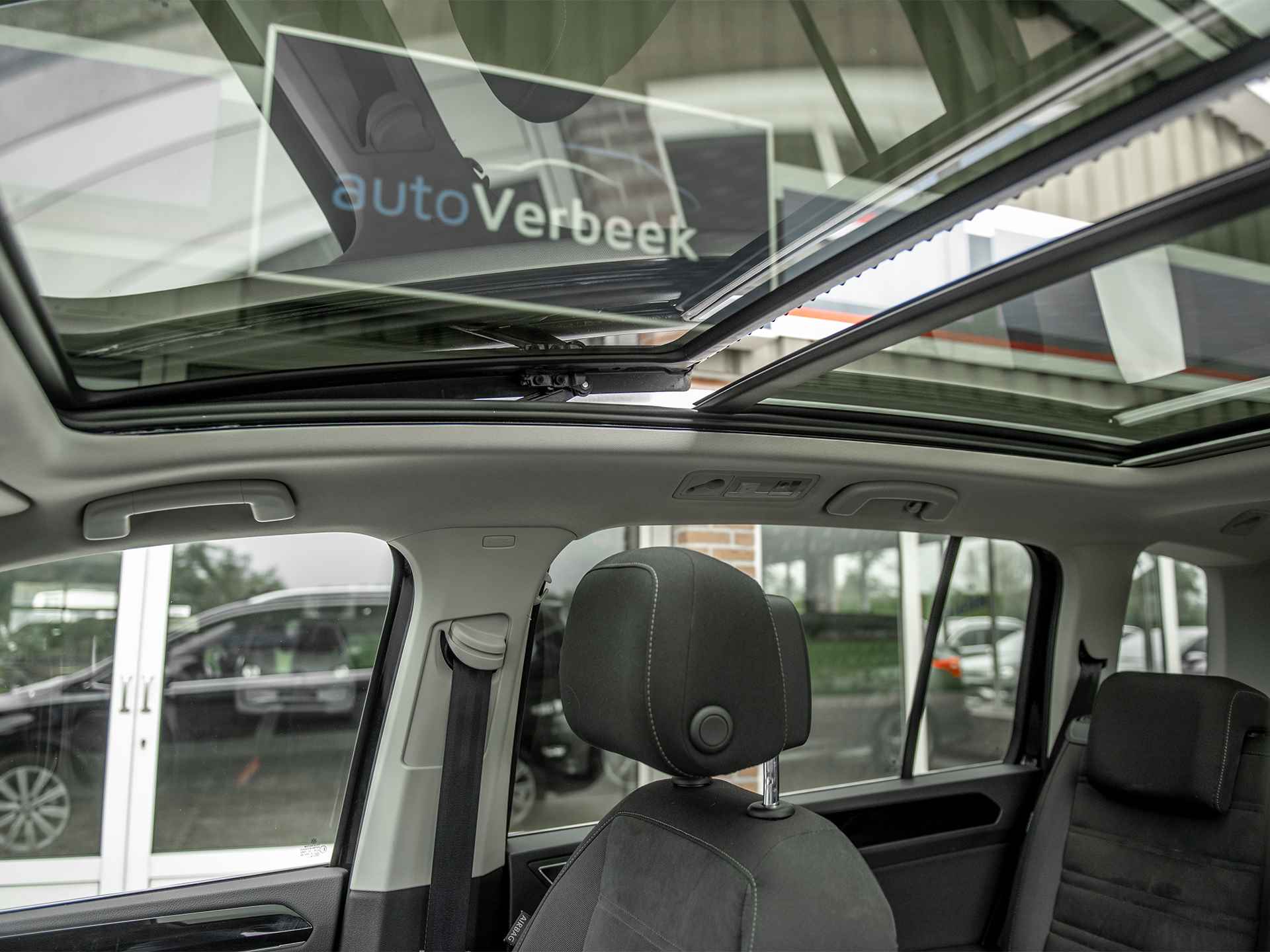Volkswagen Touran 1.5TSi 150pk DSG Highline 7p | Panorama schuif-/kanteldak | ErgoActive stoel | Navi | Camera | LED verlichting | Stoelverwarming | Spiegelpakket | Safety pakket - 43/51