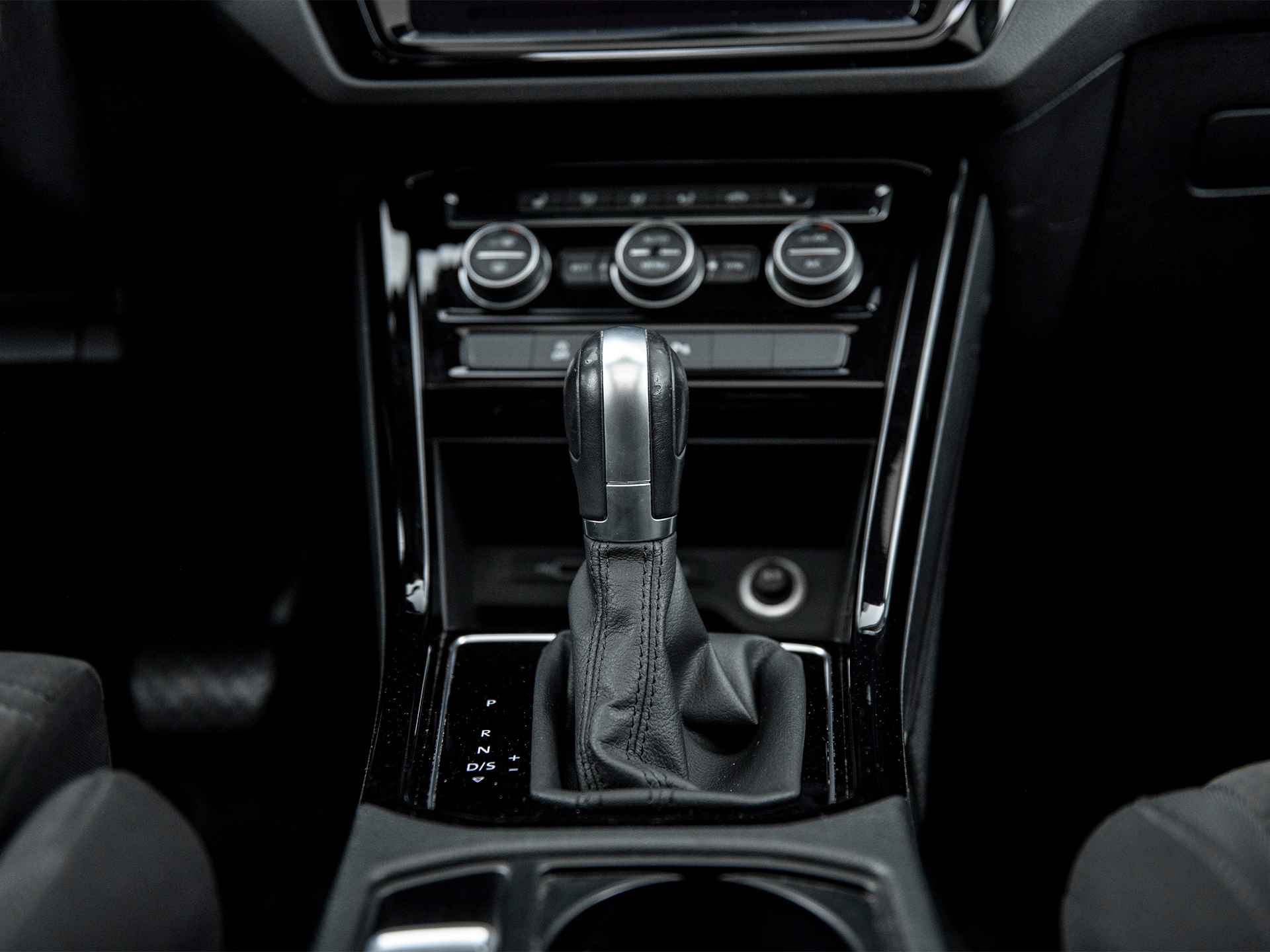 Volkswagen Touran 1.5TSi 150pk DSG Highline 7p | Panorama schuif-/kanteldak | ErgoActive stoel | Navi | Camera | LED verlichting | Stoelverwarming | Spiegelpakket | Safety pakket - 46/51