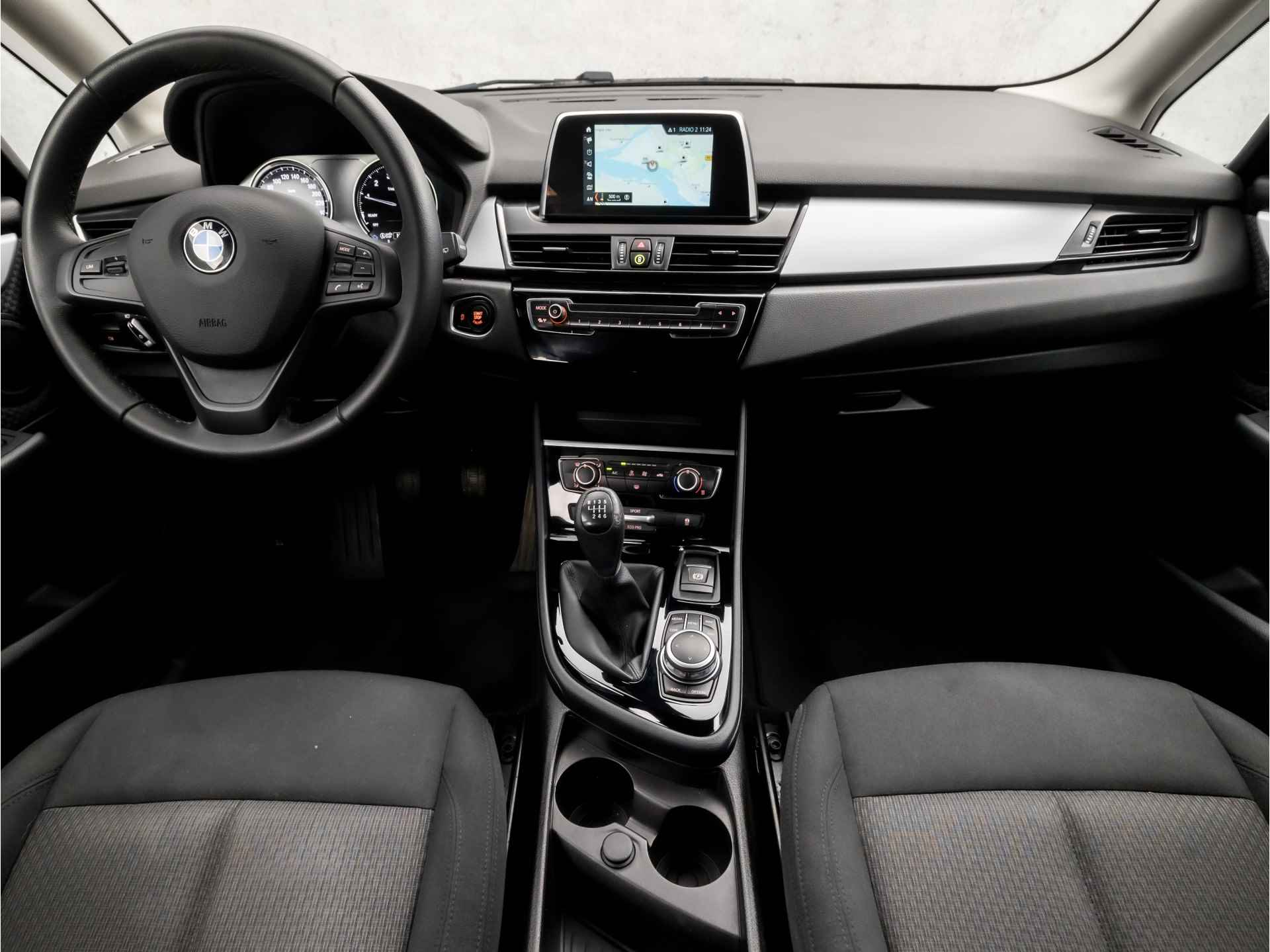 BMW 2 Serie Active Tourer 216i Corporate Lease (NAVIGATIE, DEALER ONDERHOUDEN, DIGITAL COCKPIT, SPORTSTOELEN, LIMIT CRUISE, BLUETOOTH, NIEUWSTAAT) - 6/35