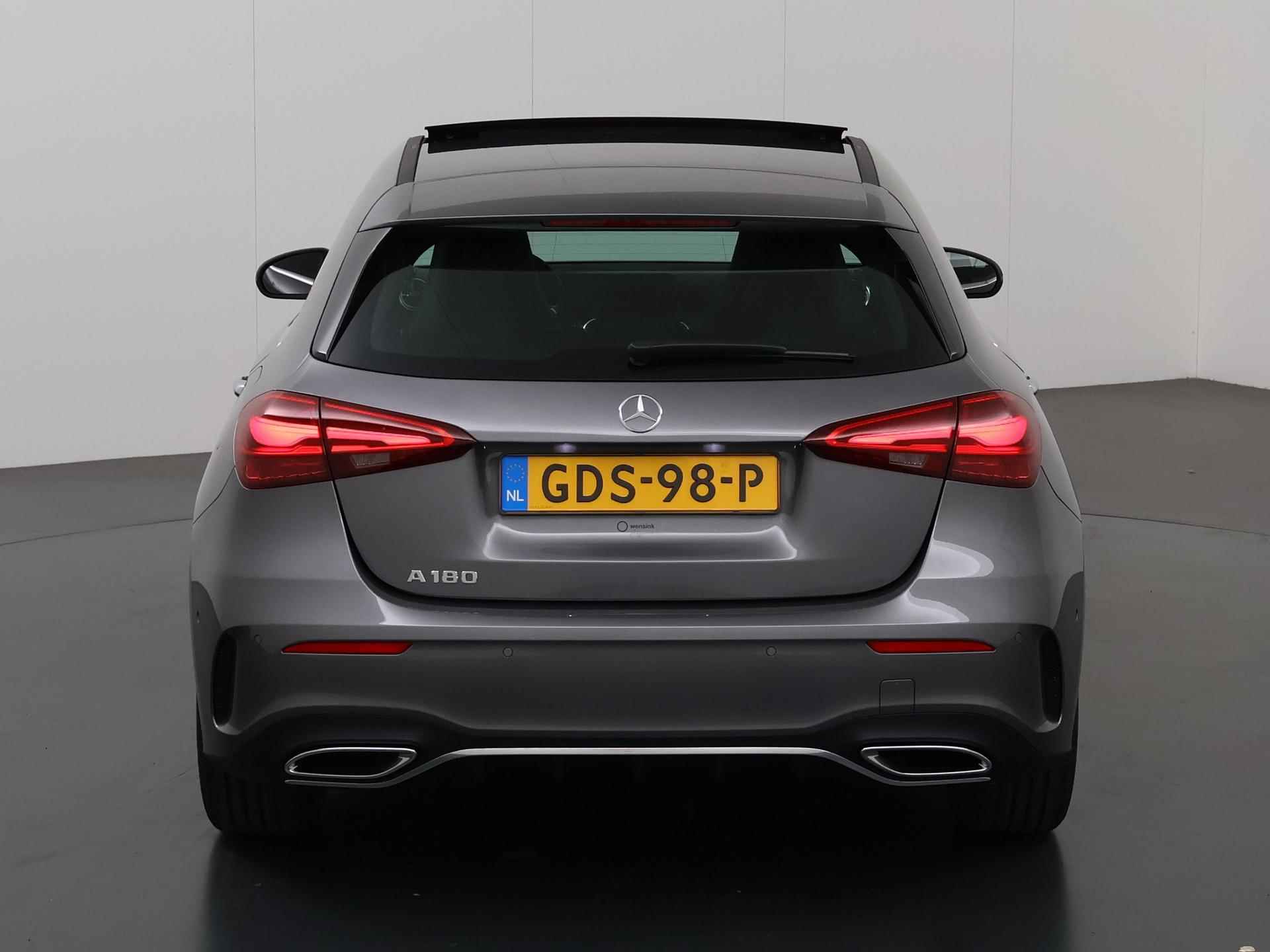 Mercedes-Benz A-klasse 180 AMG Line | Panoramadak | Wide Screen | Sfeerverlichting | Sportstoelen | Camera | DAB | Adaptieve Cruise Control | Climate Control | Navigatie | Stoelverwarming | Dodehoek detectie | Multibeam LED | - 5/48