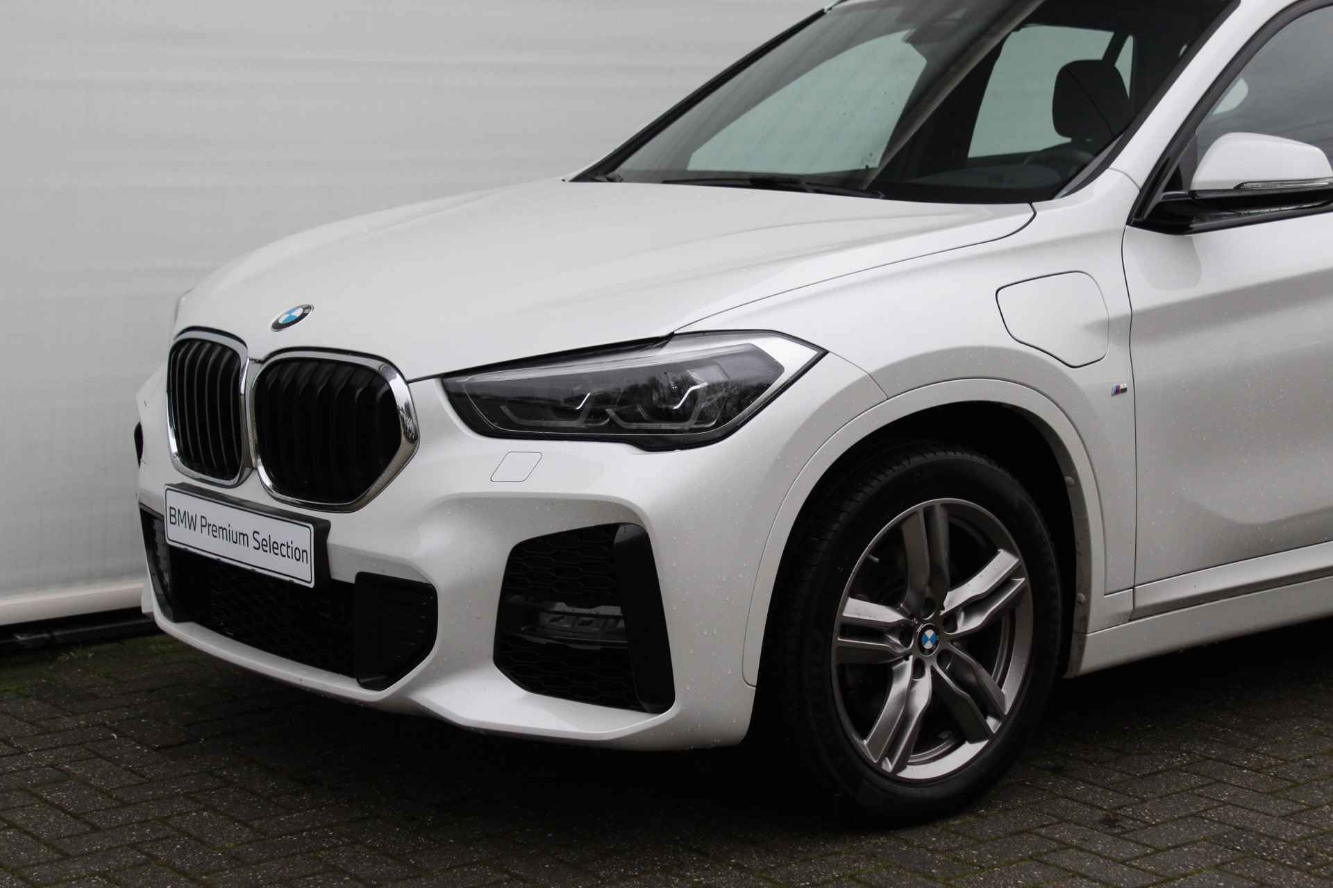 BMW X1 xDrive25e M Sport Automaat / Trekhaak / Sportstoelen / LED / Stoelverwarming / PDC achter / Navigatie / Cruise Control - 7/32