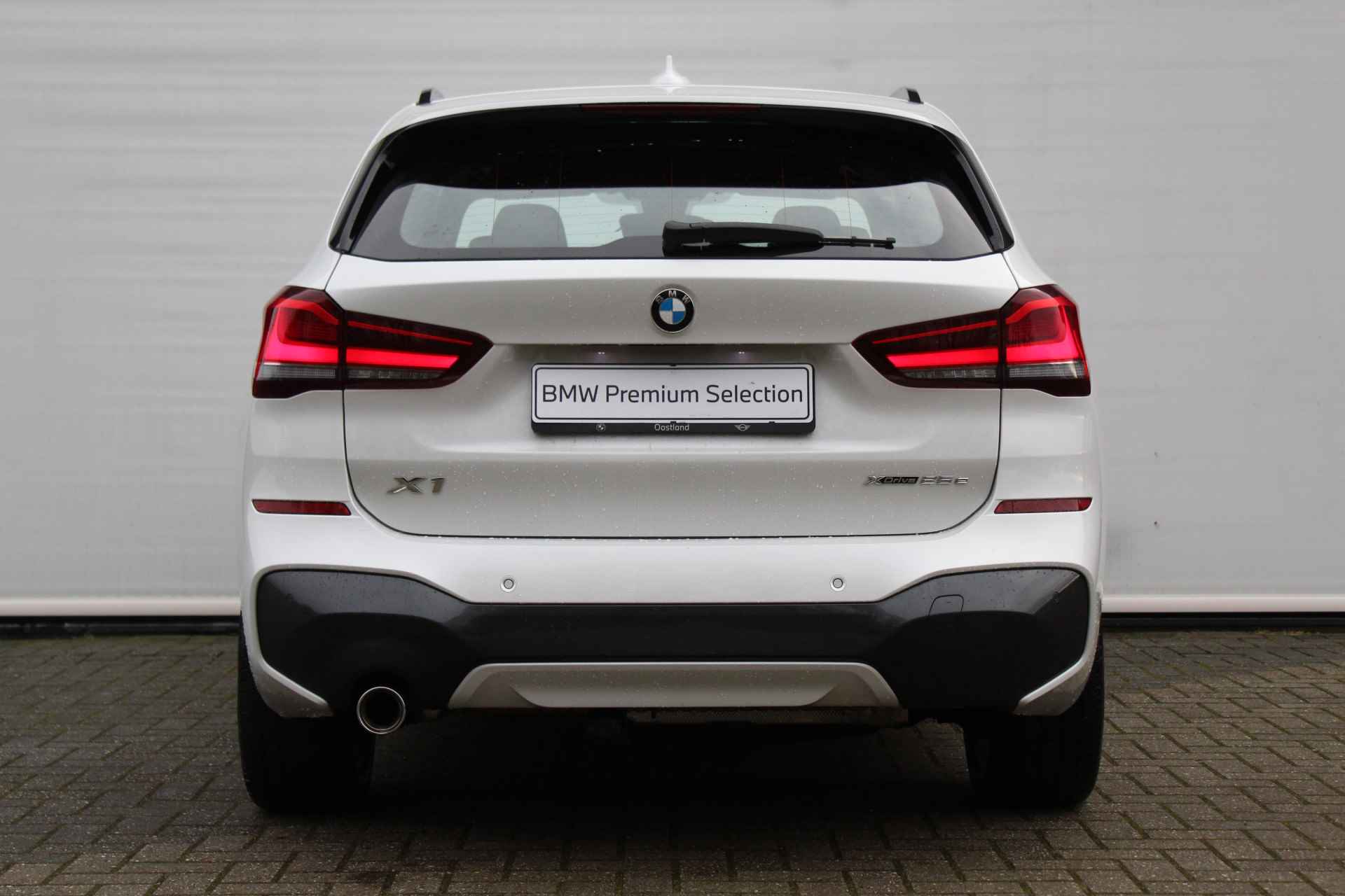 BMW X1 xDrive25e M Sport Automaat / Trekhaak / Sportstoelen / LED / Stoelverwarming / PDC achter / Navigatie / Cruise Control - 17/32