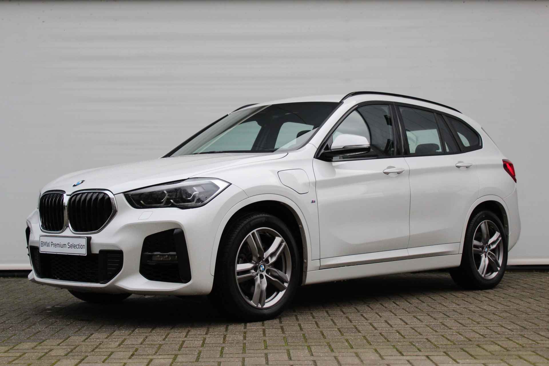 BMW X1 xDrive25e M Sport Automaat / Trekhaak / Sportstoelen / LED / Stoelverwarming / PDC achter / Navigatie / Cruise Control - 32/32