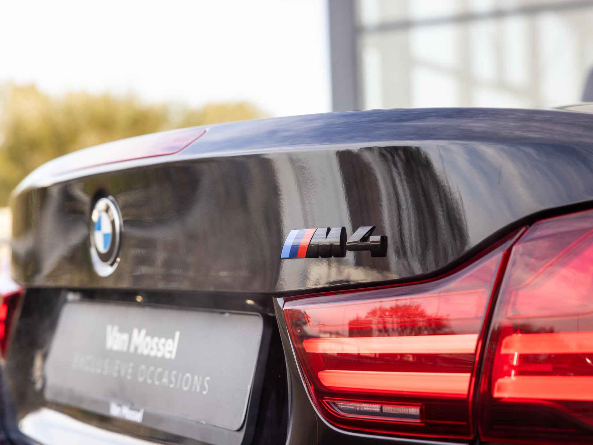 BMW M4 Competition Cabrio | NL AUTO | HARMAN KARDON | NEKVERWARMING | CARBON INTERIEUR | BMW INDIVIDUAL JEREZ SCHWARZ KLEUR | - 47/50