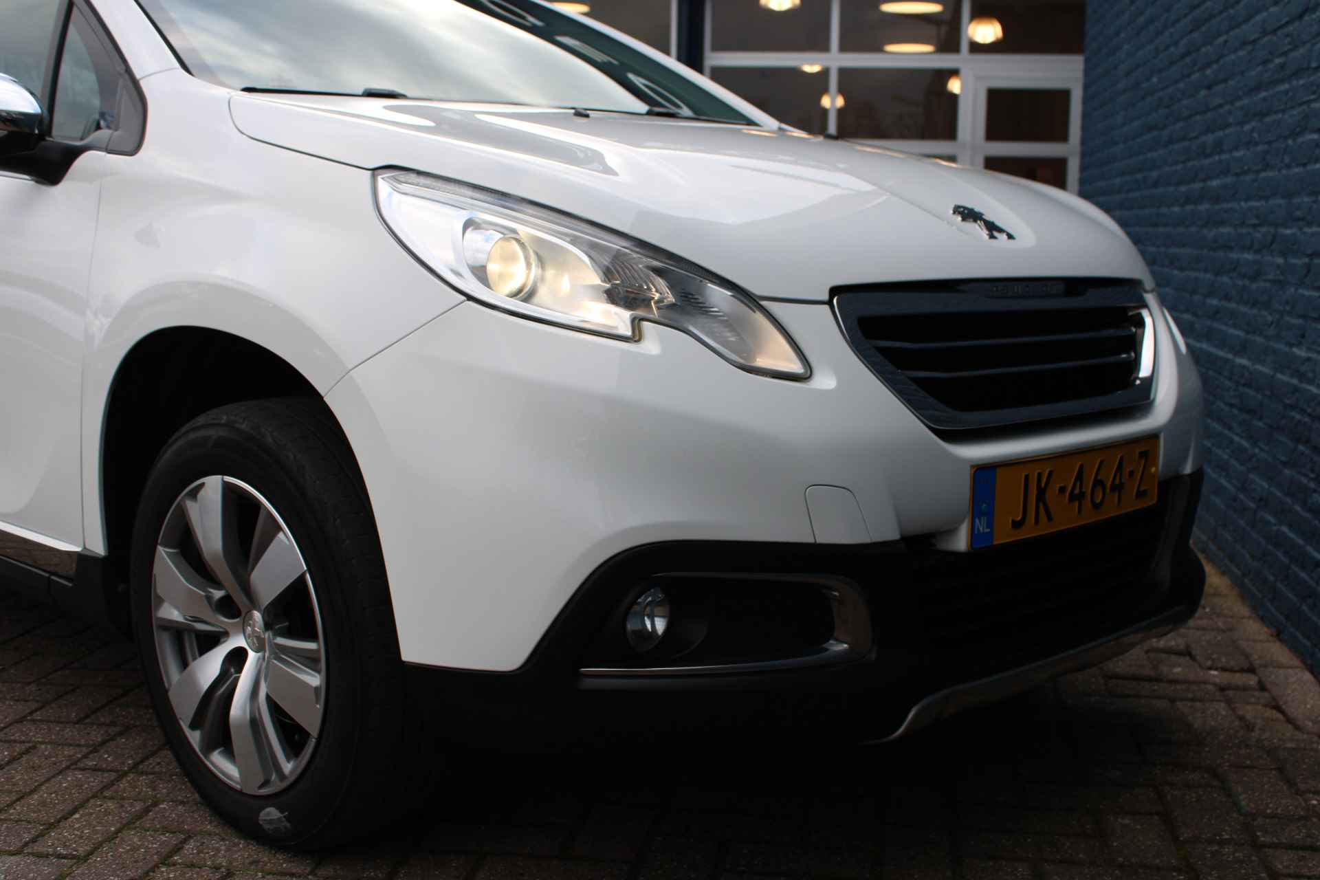 Peugeot 2008 1.2 PureTech 110pk Allure | Navigatie | Panoramadak | Trekhaak | 1e Eigenaar | - 7/29