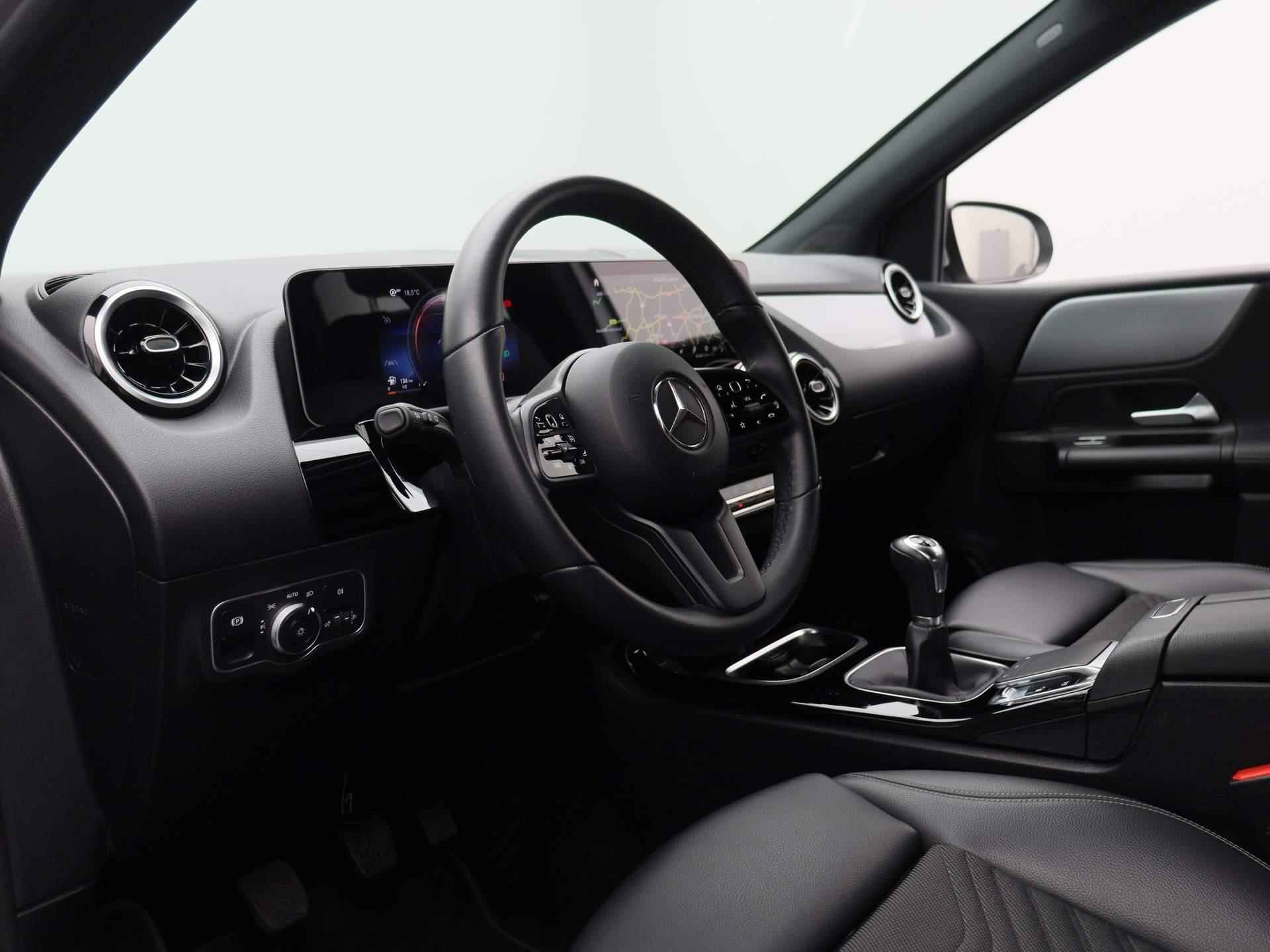 Mercedes-Benz B-klasse 180d Advantage | Navi | Cruise | PDC V+A | Keyless | Camera | Half-Leder | Style-pakket | Elektrisch bedienbare achterklep | - 35/42