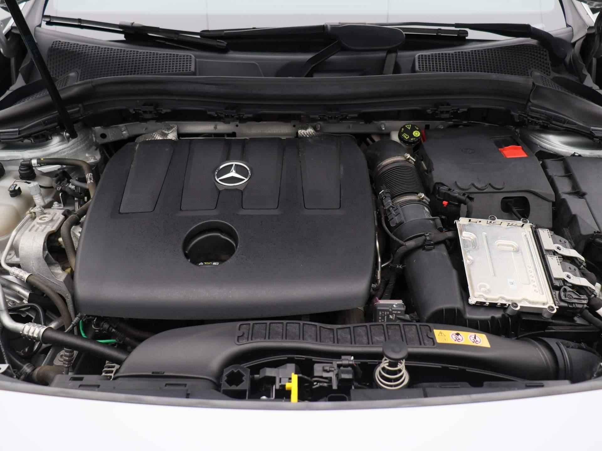 Mercedes-Benz B-klasse 180d Advantage | Navi | Cruise | PDC V+A | Keyless | Camera | Half-Leder | Style-pakket | Elektrisch bedienbare achterklep | - 39/42