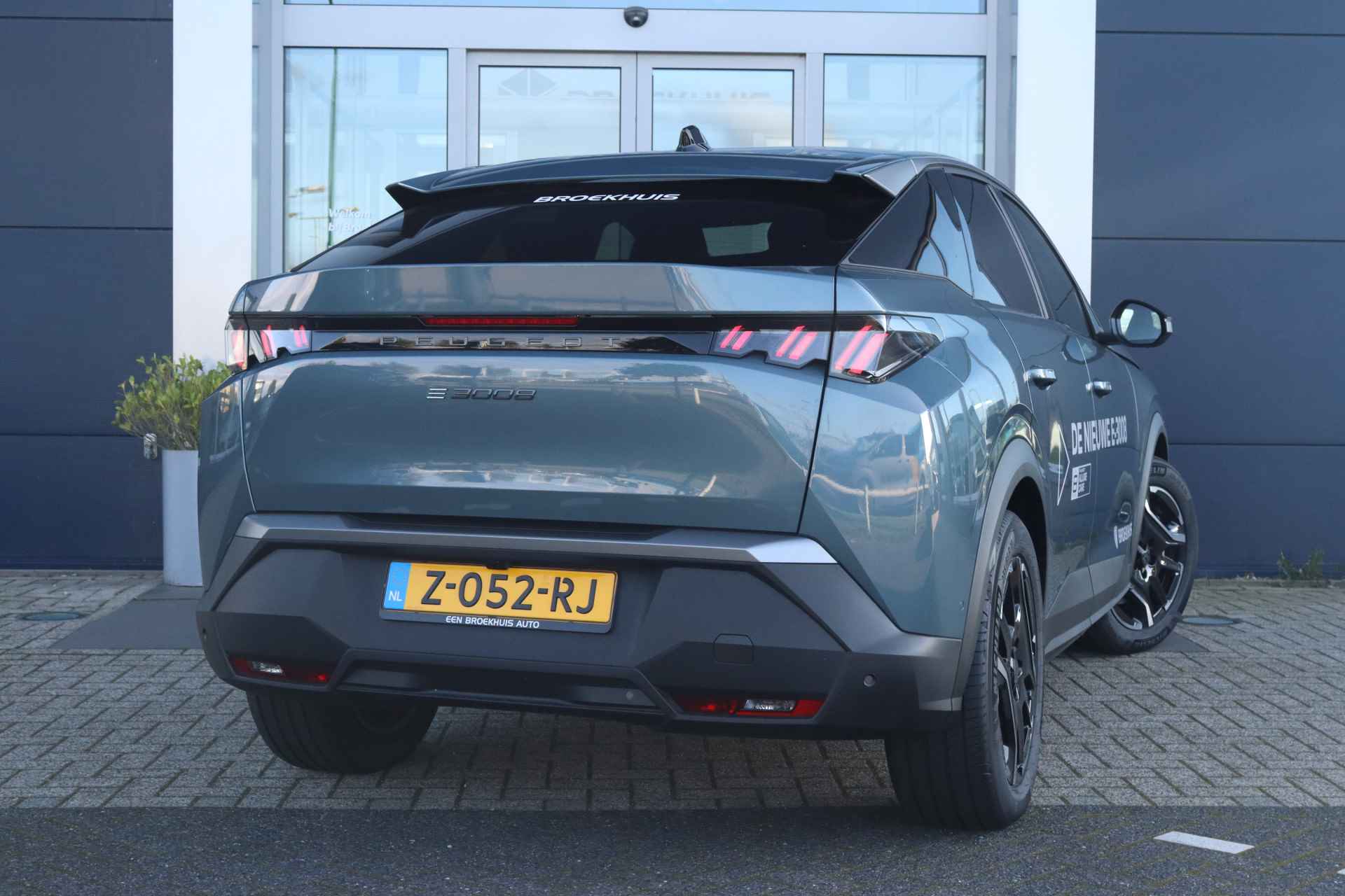 Peugeot E-3008 Allure 73 kWh | Navigatie Pack | 360 + Drive assist Pack | Stuurverwarming | Carplay - 3/48