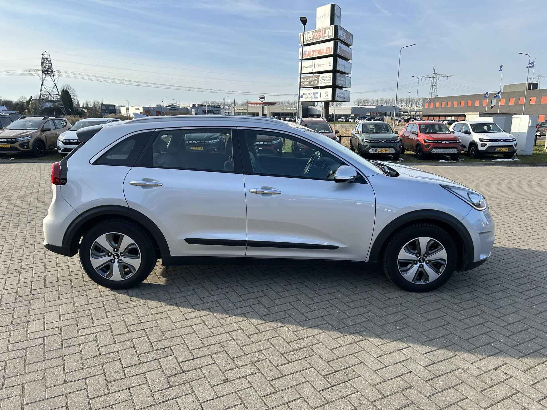 Kia Niro 1.6 GDi Hybrid DynamicLine - 6/16