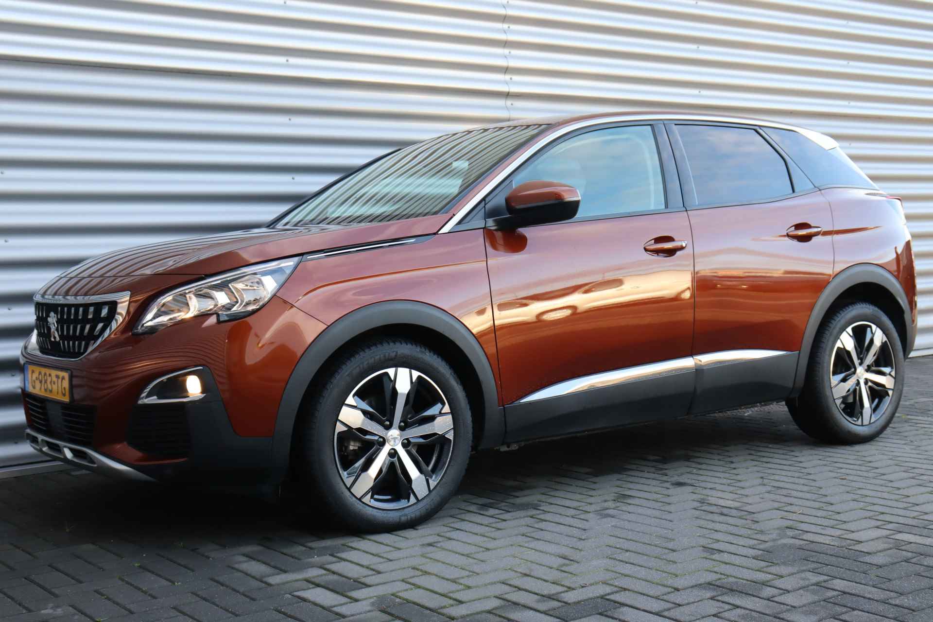 Peugeot 3008 1.2 PURETECH 130PK ALLURE AUTOMAAT / NAVI / LEDER / CLIMA / PDC / 18" LMV / WINTERPAKKET / BLUETOOTH / CRUISECONTROL / NIEUWSTAA - 6/34