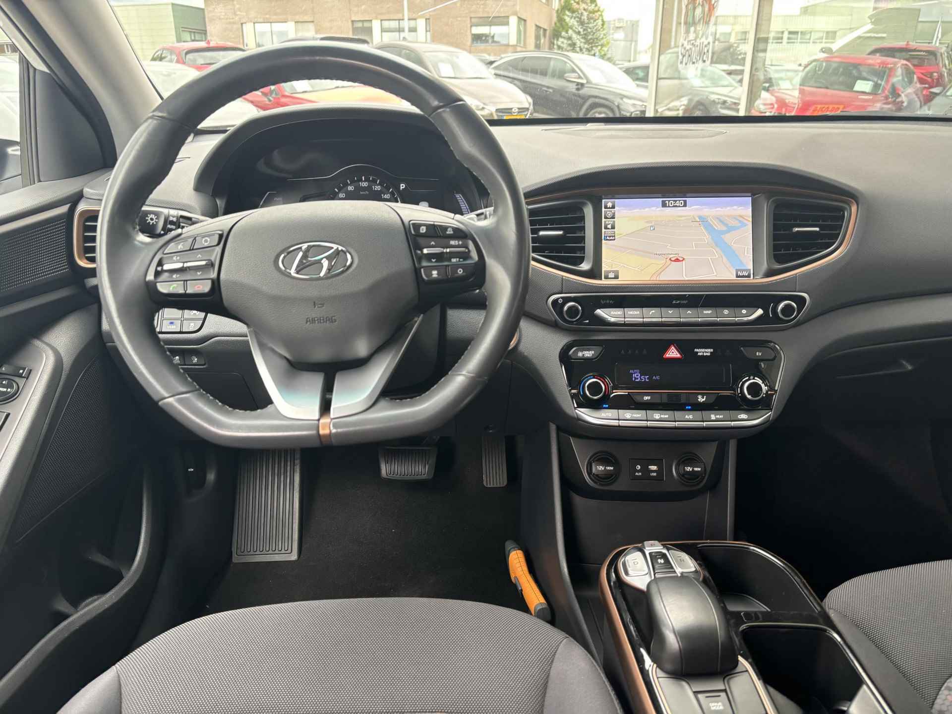 Hyundai IONIQ Comfort EV | Navigatie | Cruise Control | Climate Control | Parkeersensoren | Parkeercamera | 12Mnd. Garantie | Rijklaar! | - 16/31