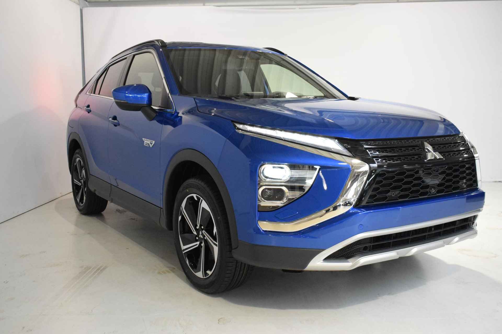 Mitsubishi Eclipse Cross 2.4 PHEV Intense+ | €8000,- VOORRAADKORTING! | 8 JAAR GARANTIE | 1500KG Trekgewicht | OP=OP | - 3/40