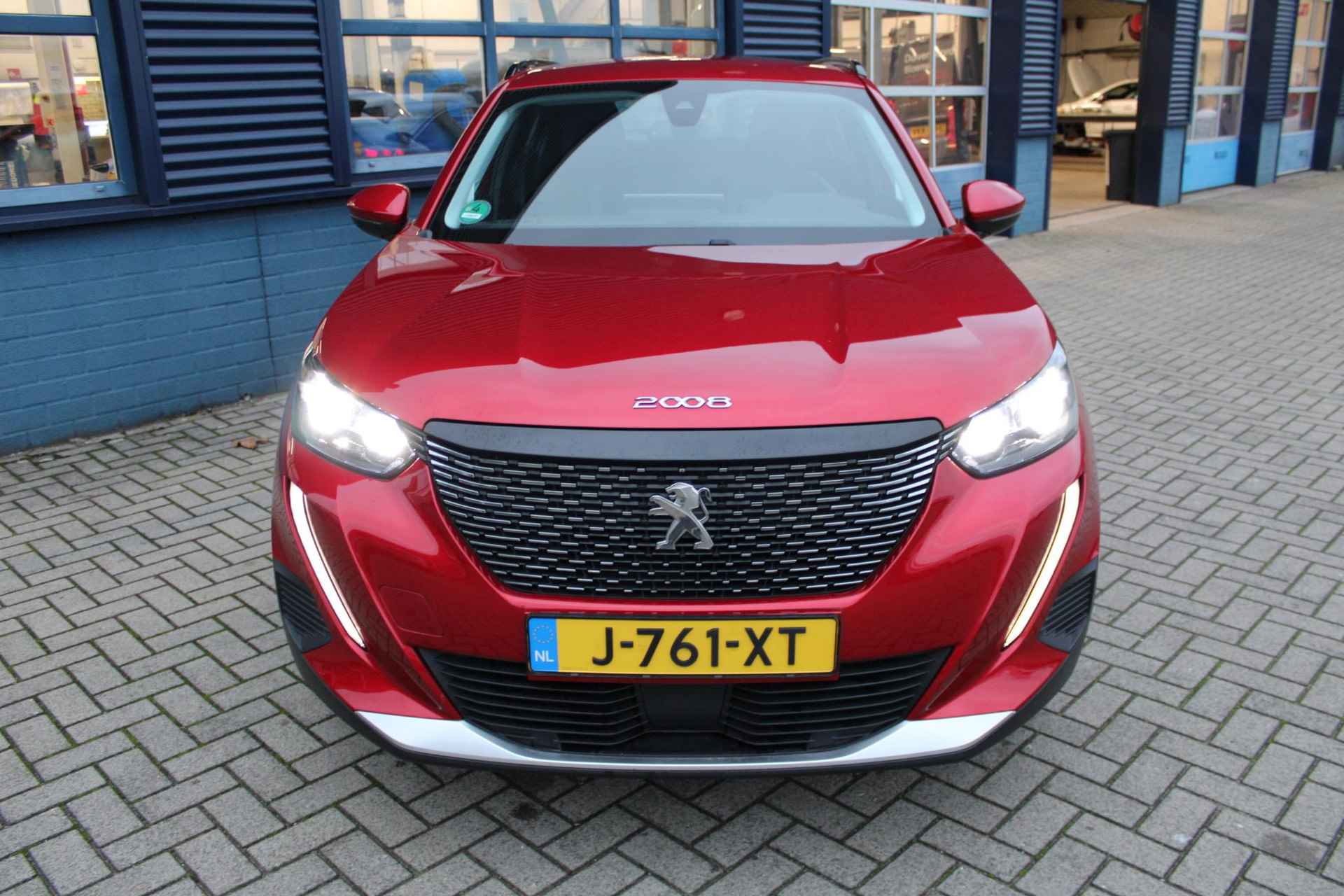 Peugeot 2008 1.2 PureTech Allure - 4/32