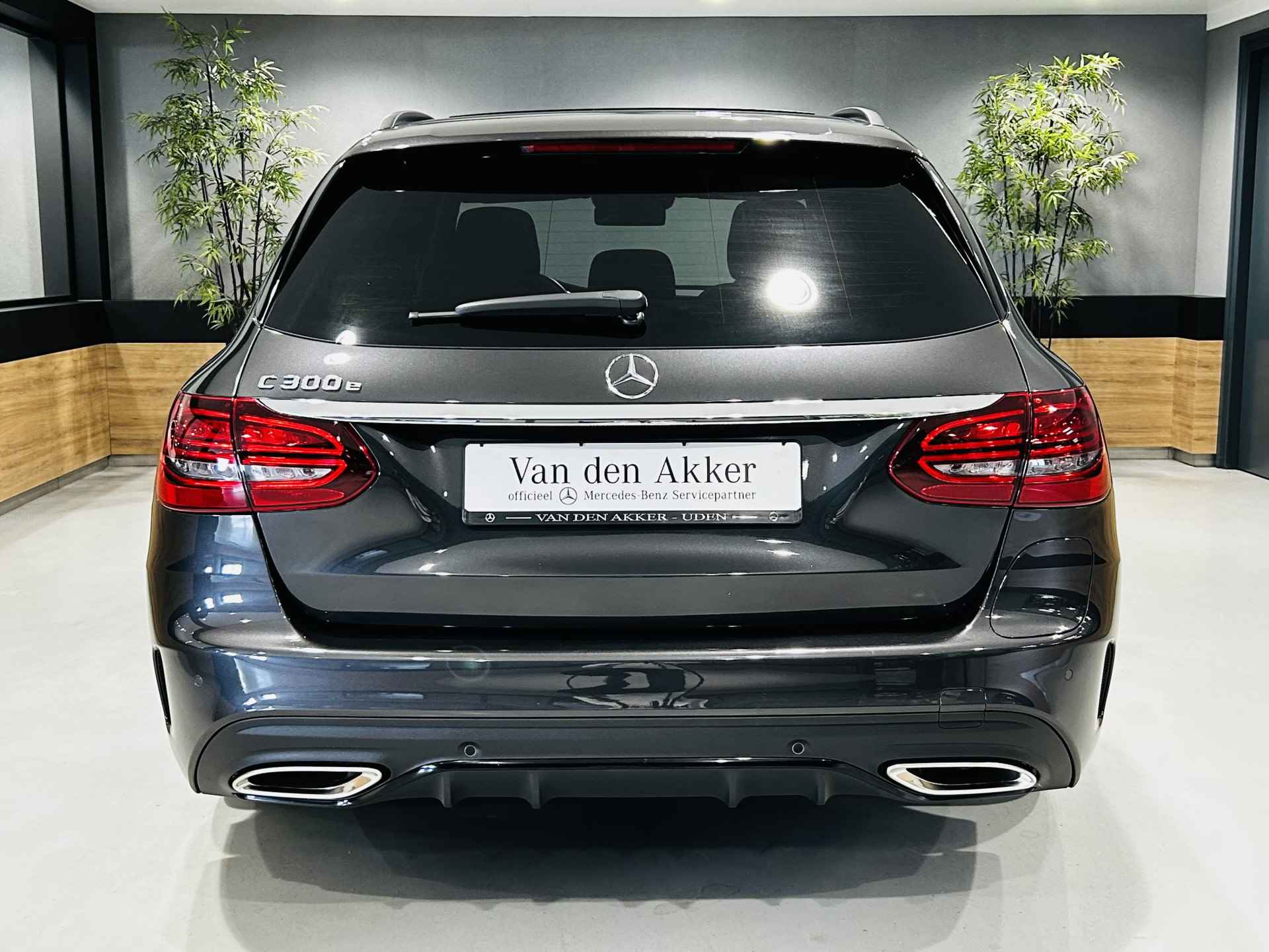 Mercedes-Benz C-Klasse Estate 300e AMG Hybride // Panoramadak // 360 Camera // MultiBeam LED koplampen // Night Pakket // Digitaal Dashbord // Elektris - 5/55