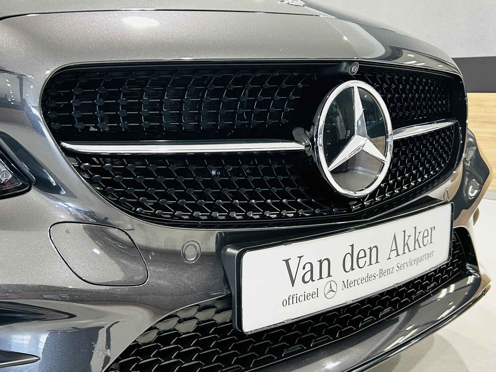 Mercedes-Benz C-Klasse Estate 300e AMG Hybride // Panoramadak // 360 Camera // MultiBeam LED koplampen // Night Pakket // Digitaal Dashbord // Elektris - 18/55