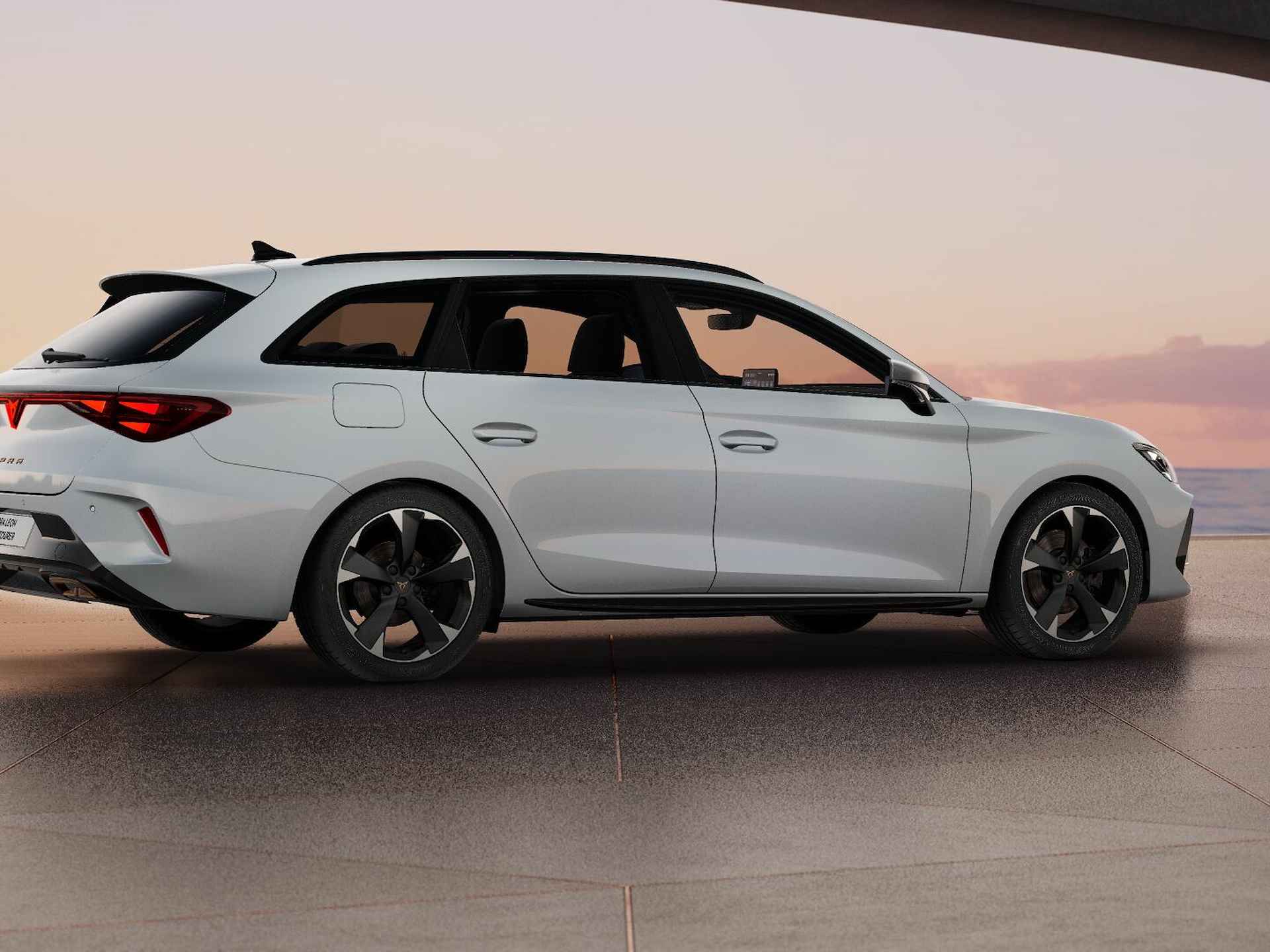 CUPRA Leon Sportstourer 1.5 TSI e-Hybrid 204 6DSG Business - 4/18