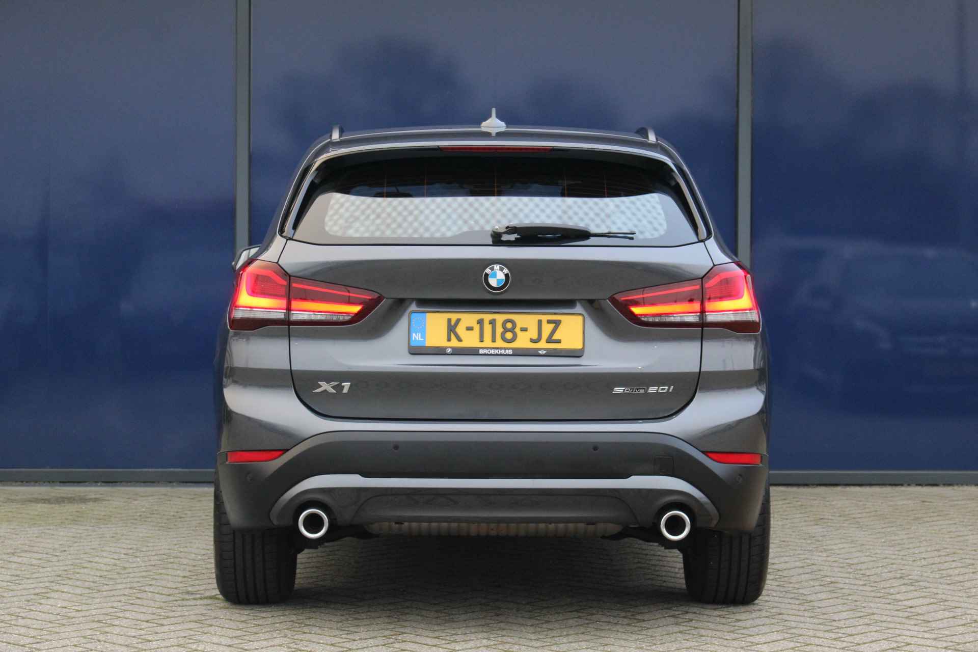 BMW X1 2.0i 180PK Executive Edition | Sportstoelen | Navi | LED | Cruise C. | Parkeerassistent Climate C. | - 23/43