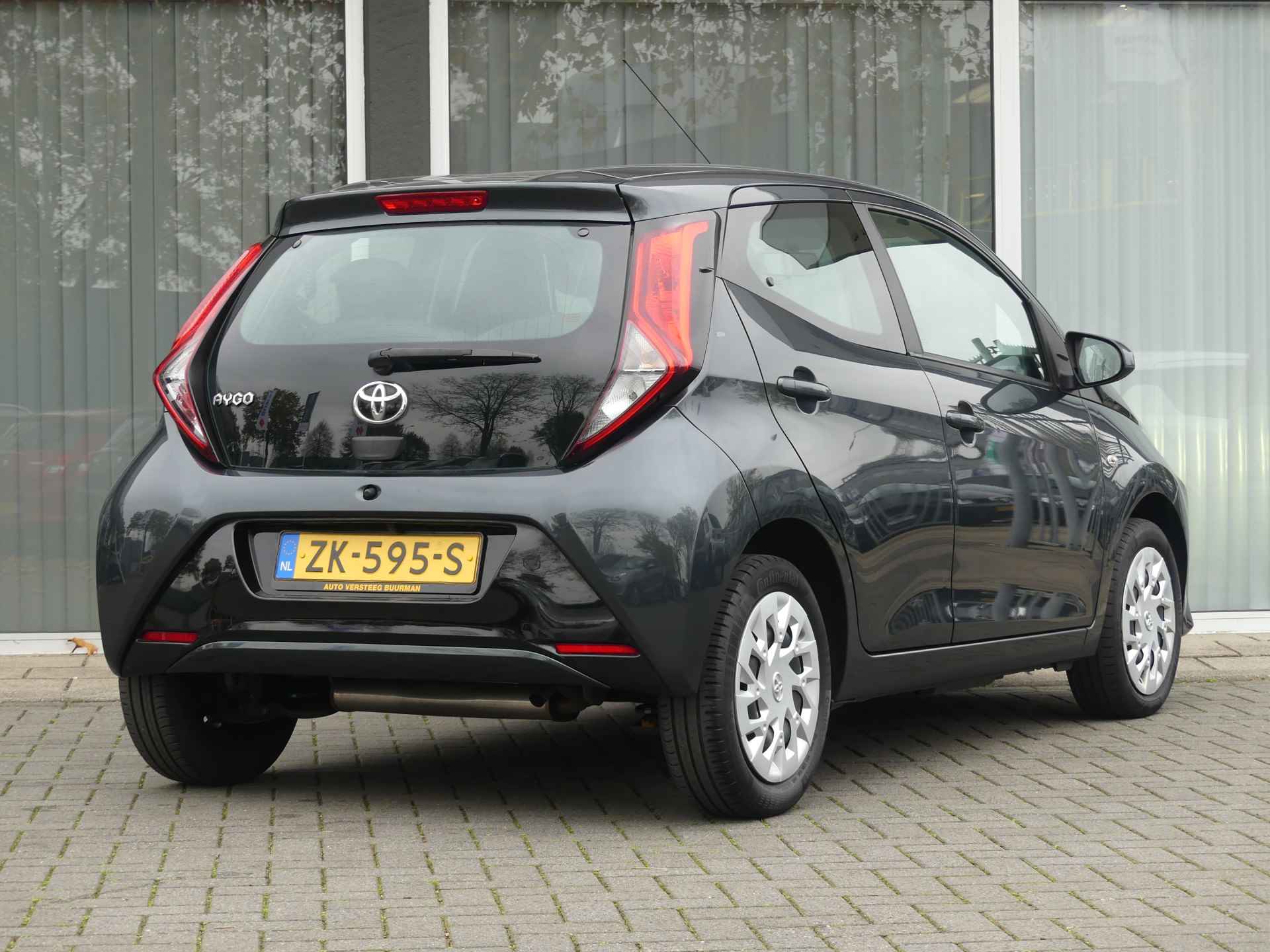 Toyota Aygo 1.0 VVT-i x-play limited Airco, Apple Capl/Andr Auto, Achteruitrijcamera - 5/25