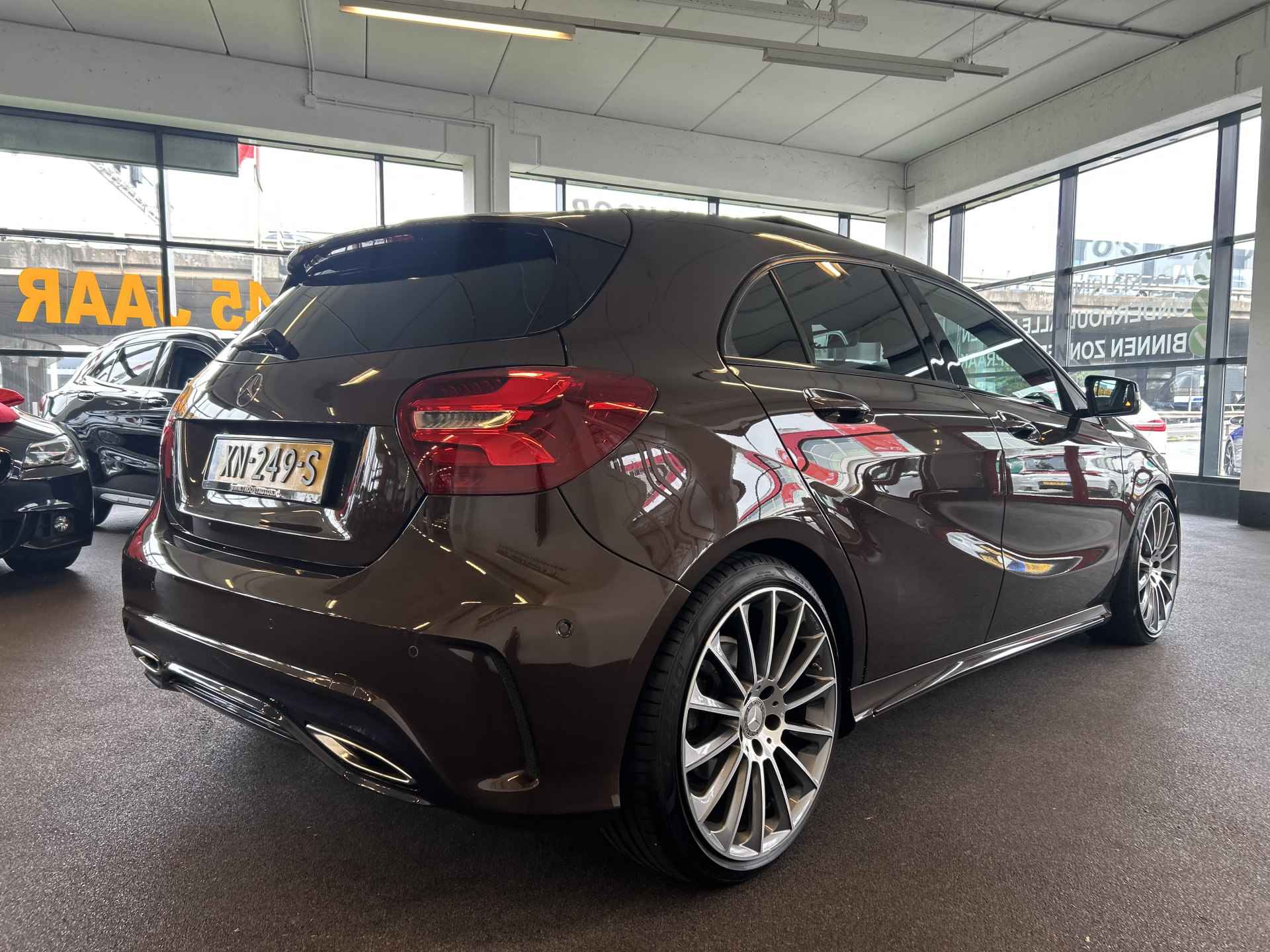 Mercedes-Benz A-Klasse 200 Motorsport Edition AMG Automaat | Panoramadak | Standkachel | Memory seats | Dodehoeksdetectie | Achteruitrijcamera | Ledere - 28/30