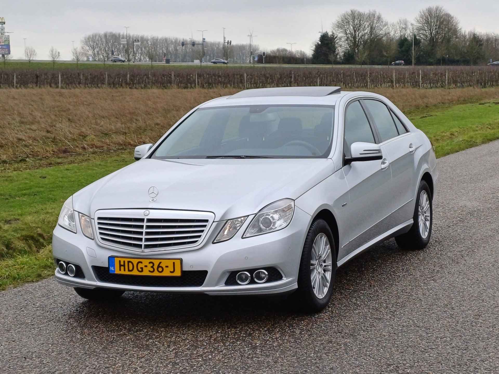 Mercedes-Benz E-Klasse 200 CGI Business Class Elegance /Mooie auto!/Schuifd./Navi/Hout/Stoelverw/Cruise/ - 4/45