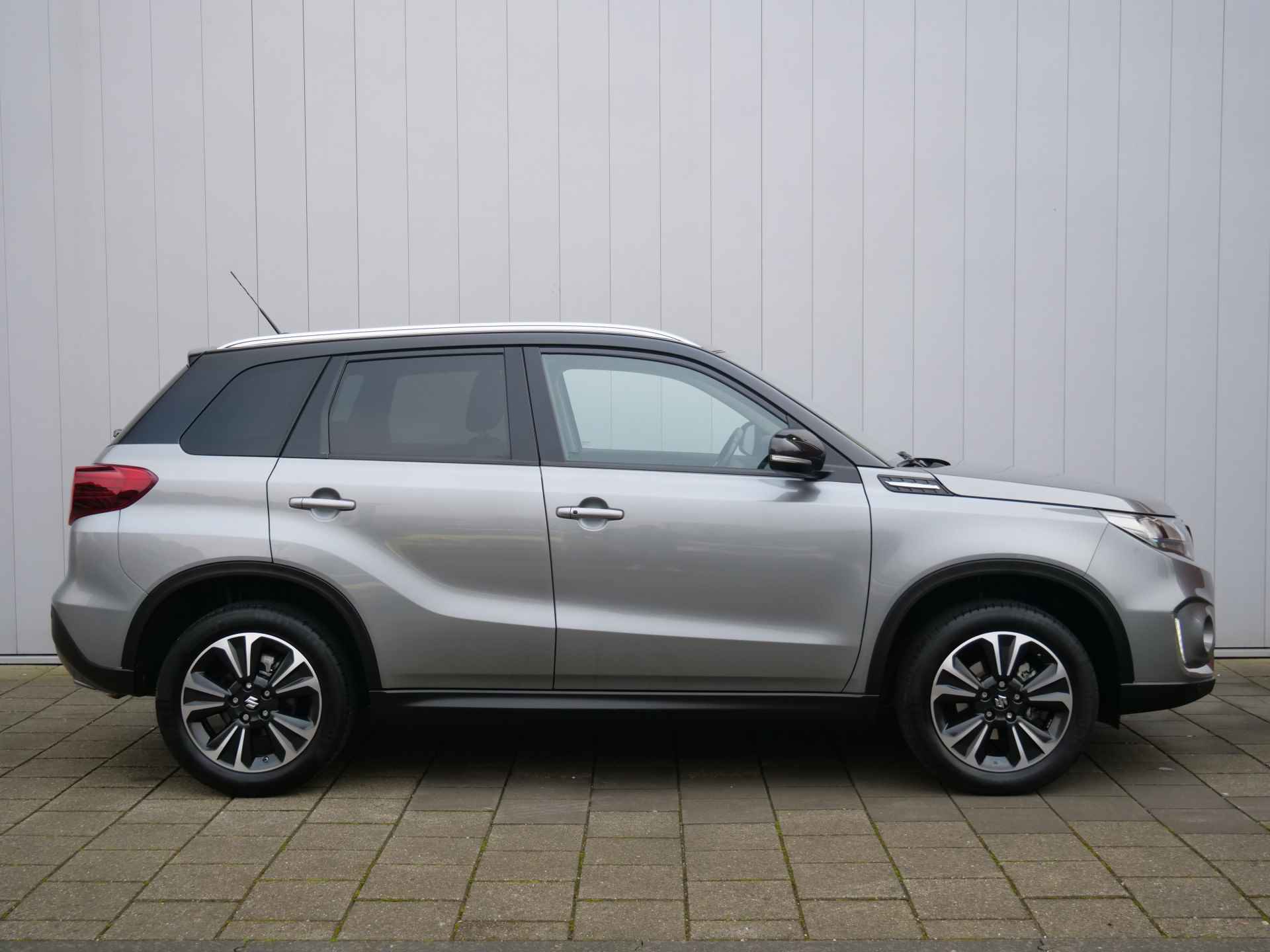 Suzuki Vitara 1.4 Boosterjet Style Smart Hybrid 130 Pk Automaat Navigatie / DAB / Camera / Trekhaak - 3/40