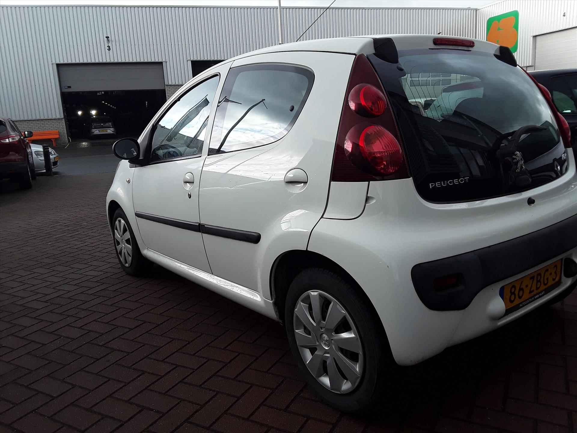 PEUGEOT 107 1.0 68PK 5D Active - 4/22