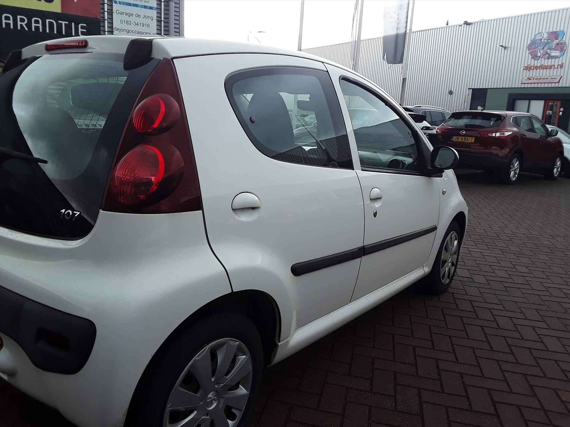 PEUGEOT 107 1.0 68PK 5D Active - 5/22