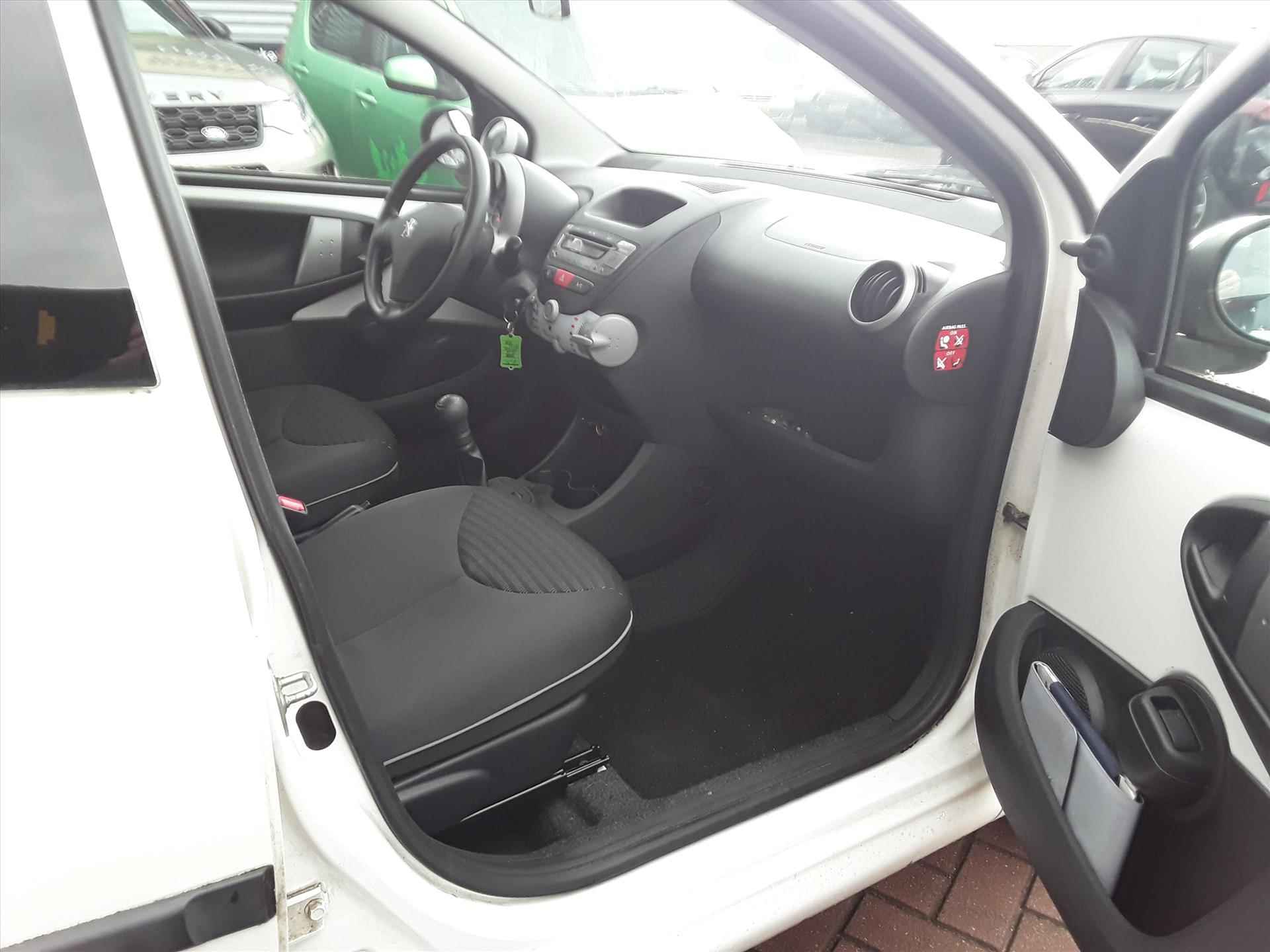 PEUGEOT 107 1.0 68PK 5D Active - 9/22