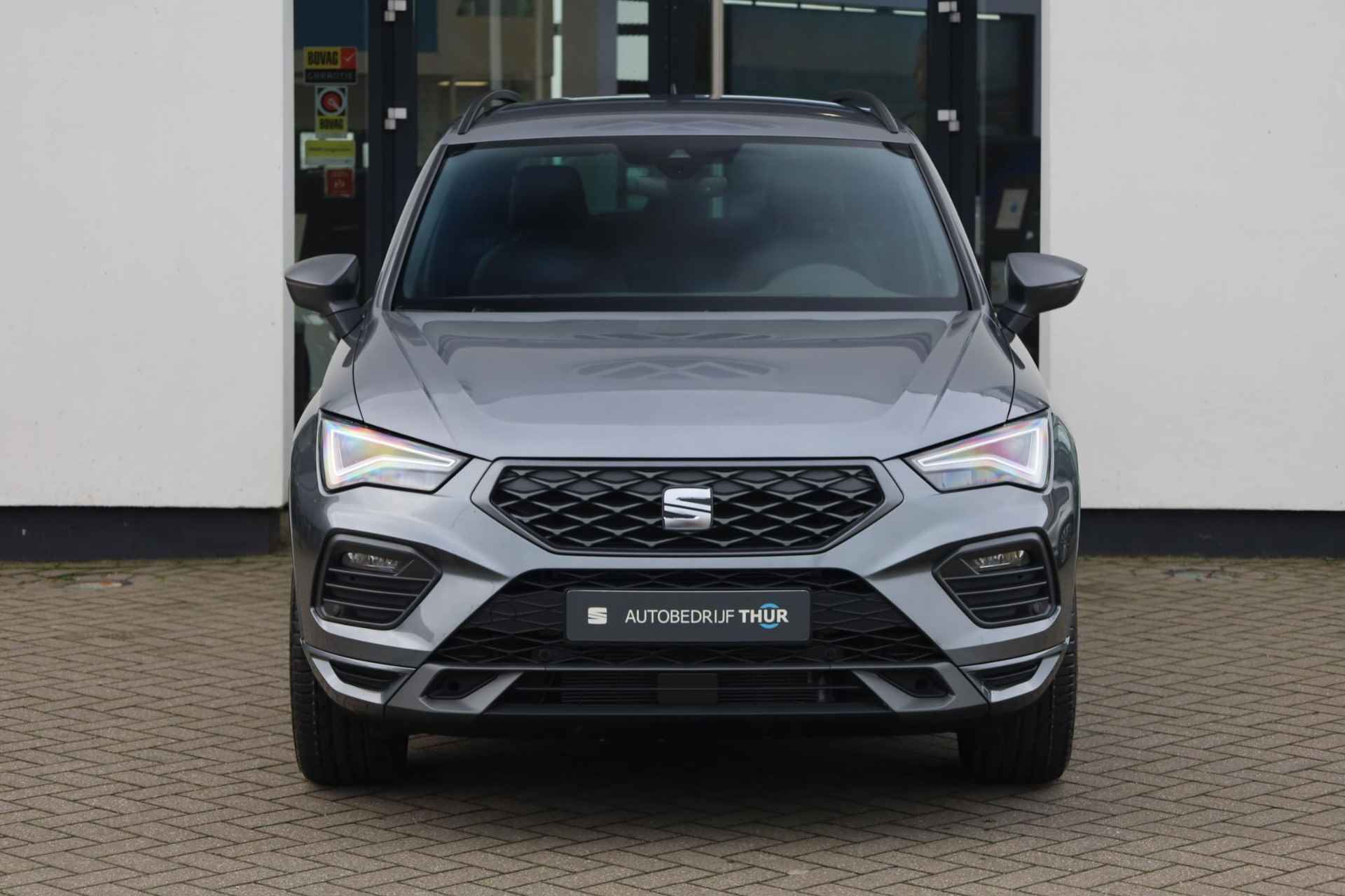 SEAT Ateca 1.5 TSI FR Business Intense 150PK / 110kW DSG, Dodehoeksensor (side assist), achteruitrijcamera (rear view), voorstoelen verwarmbaar, stuurwiel verwarmbaar, Apple Carplay / Android Auto, 19" 'Exclusive Cosmo Grey' LMV, grootlichtassistent, parkeersensoren voor en achter (pdc), DAB+, keyless start & entry, draadloos telefoonlader, navigatie, elektrische achterklep, lane assist, front assist, climatronic - 3/50