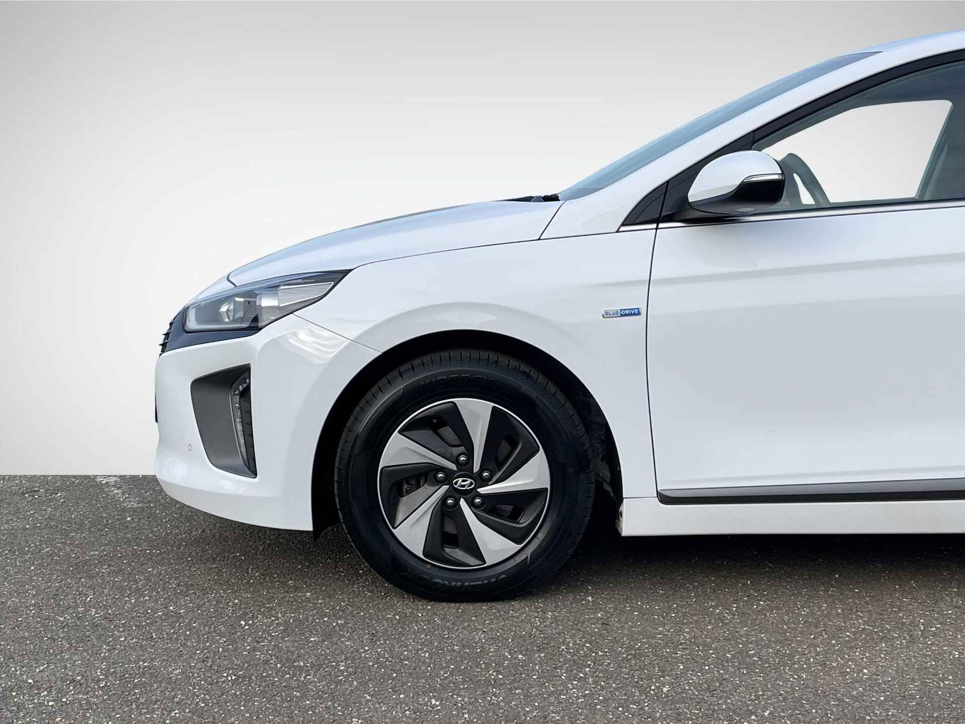 Hyundai IONIQ 1.6 GDi Comfort | Navigatie | Camera | Apple Carplay/Android Auto | Keyless Entry | Cruise & Climate Control | Rijklaarprijs! - 8/26