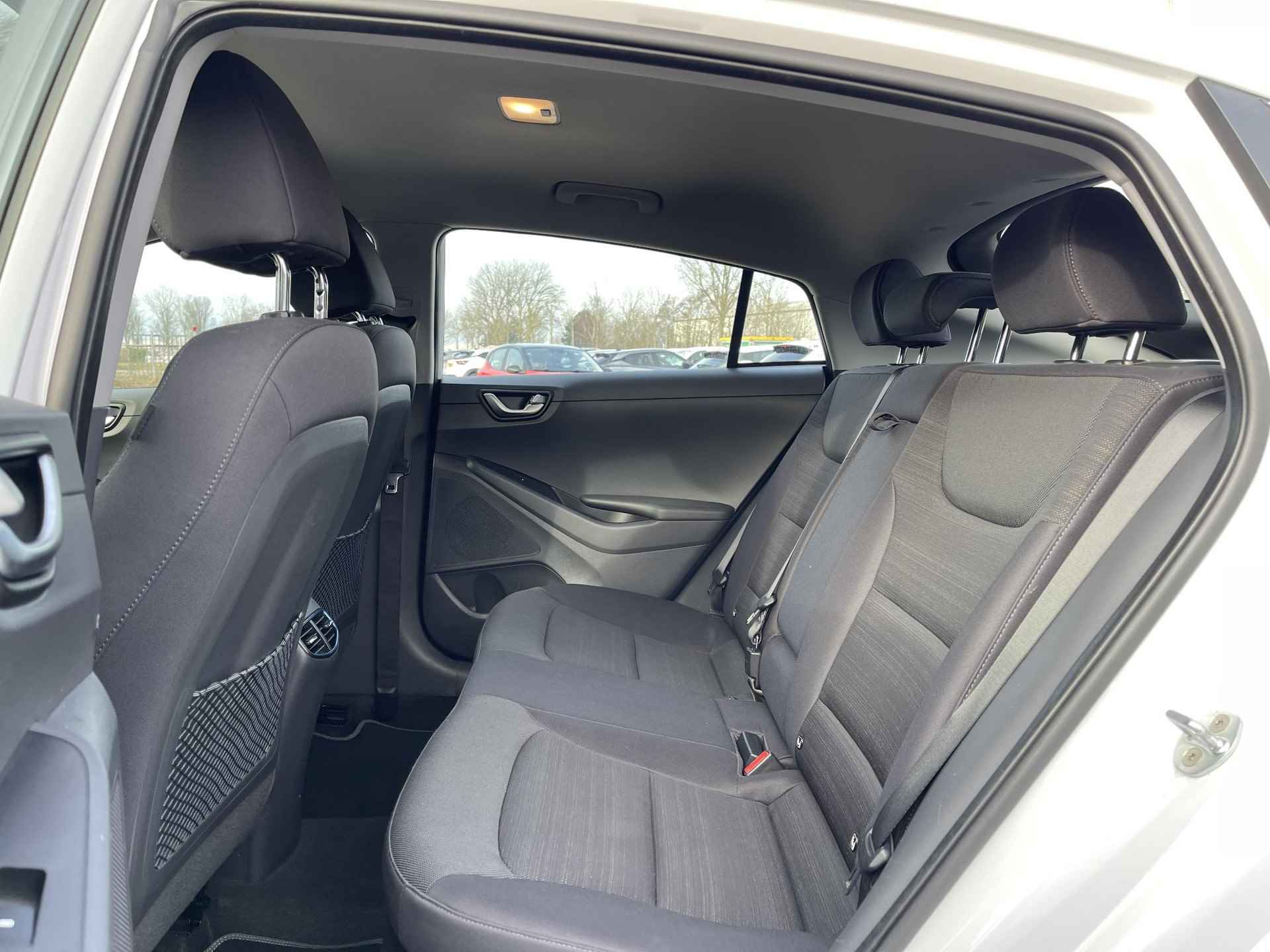 Hyundai IONIQ 1.6 GDi Comfort | Navigatie | Camera | Apple Carplay/Android Auto | Keyless Entry | Cruise & Climate Control | Rijklaarprijs! - 12/26