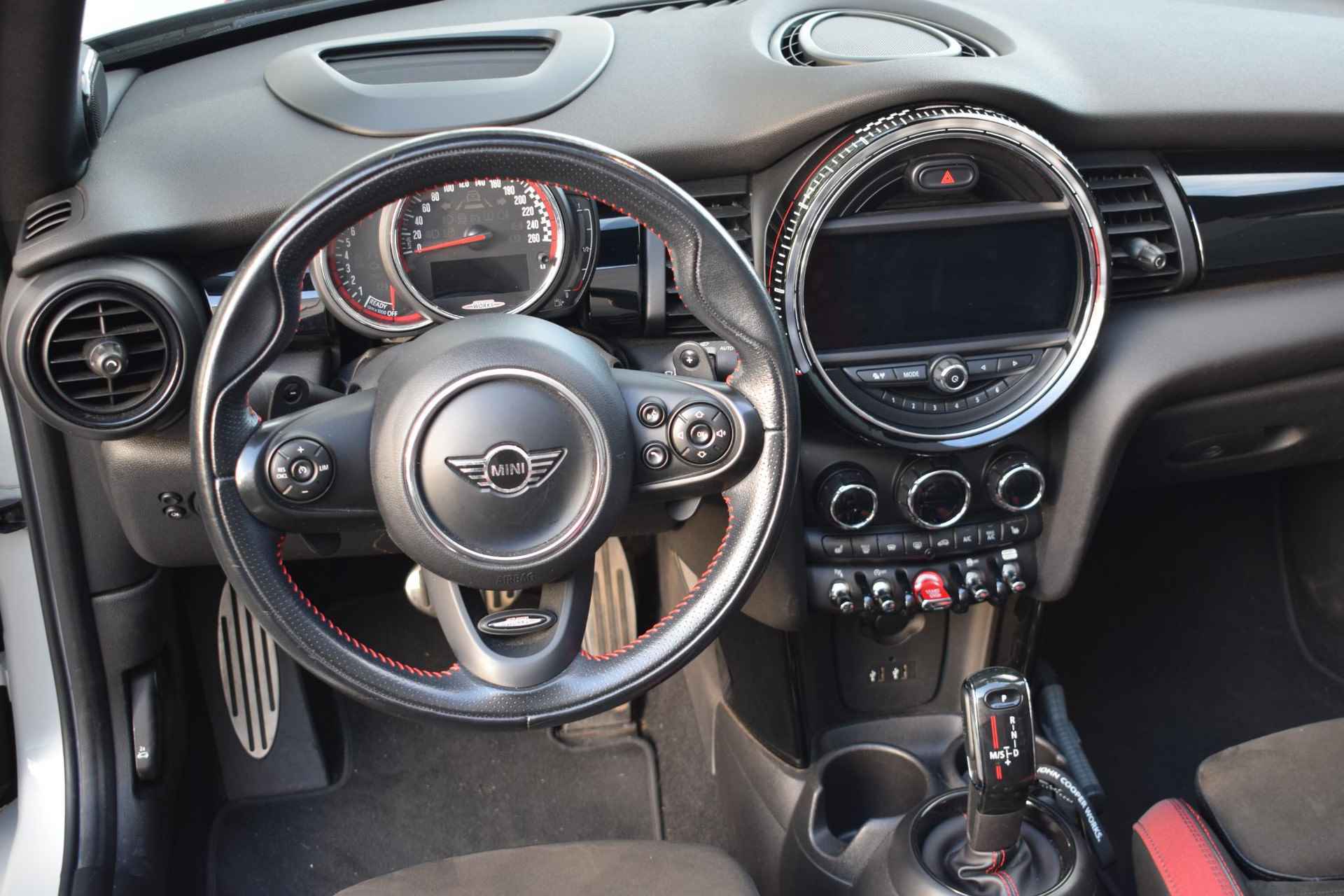 Mini Mini Cabrio 2.0 John Cooper Works Chili 231PK / Leder / LED / Head Up / Harman/kardon - 9/64