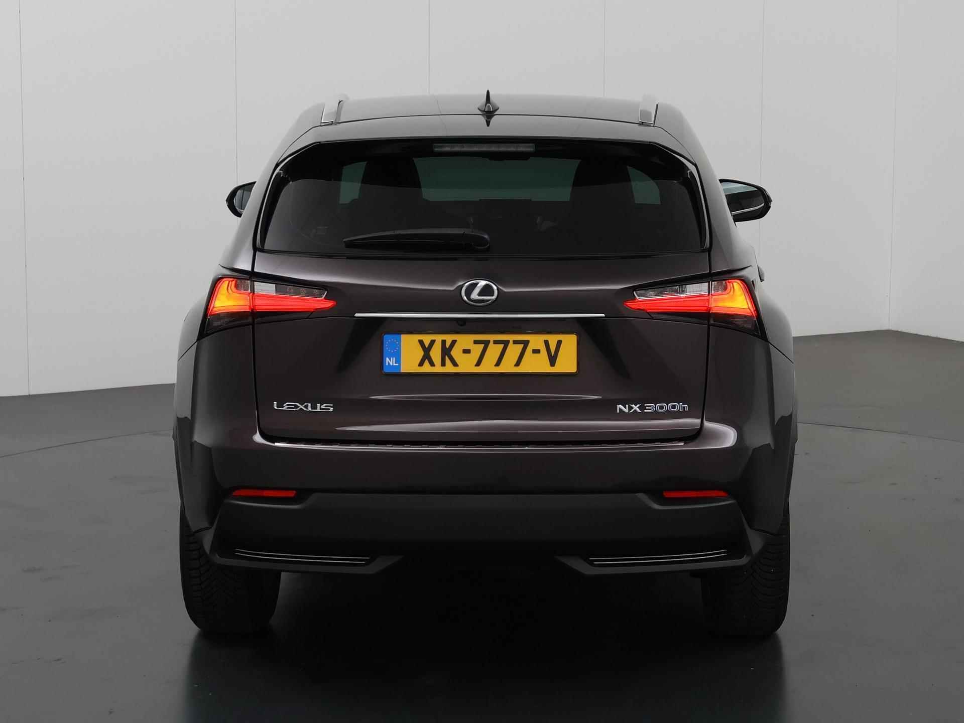 Lexus NX 300h 25th Edition | Navigatie | Keyless go | Parkeercamera | Stoelverwarming | Climate Control | Comfortstoelen | - 5/43